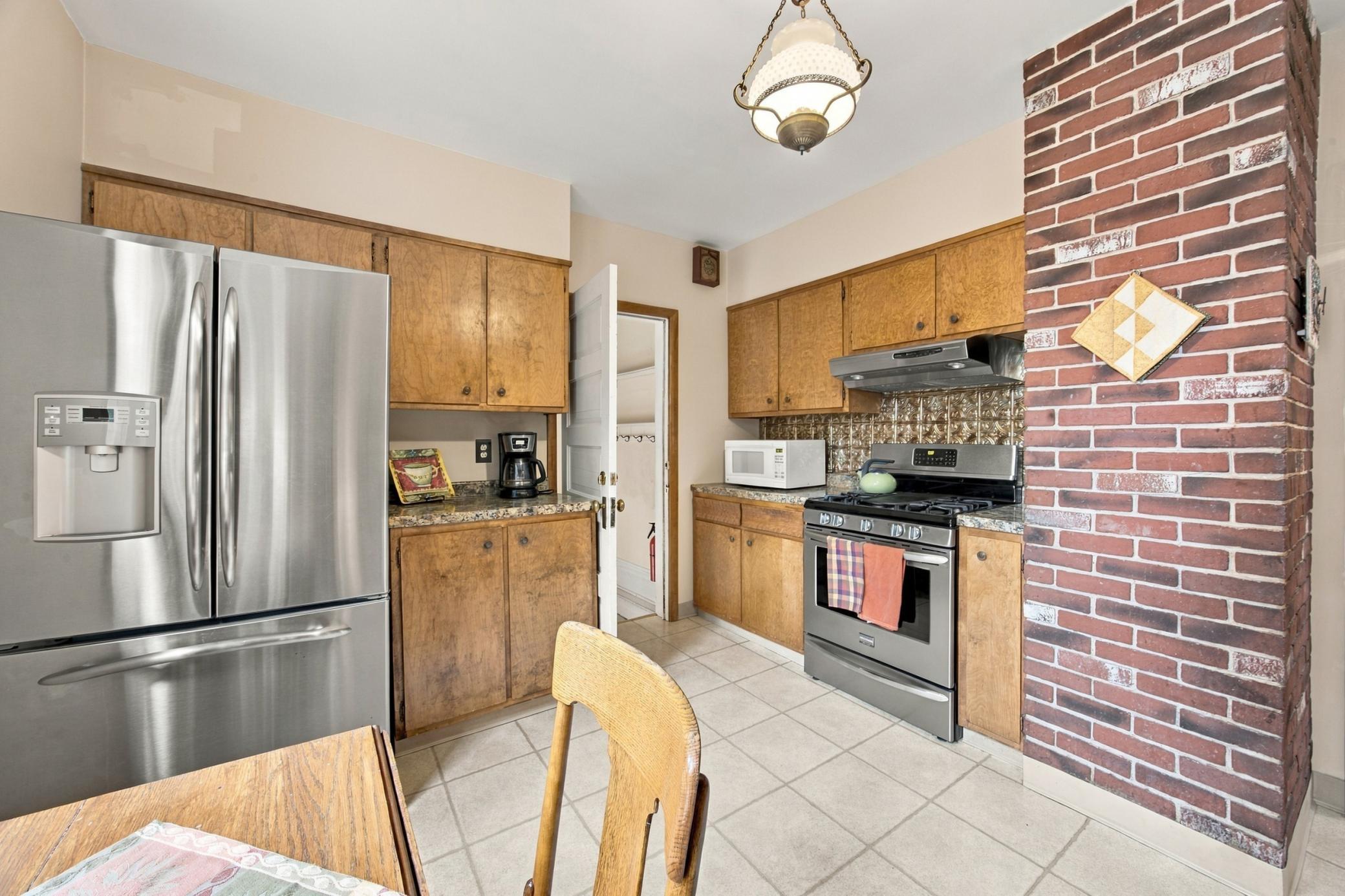 1916 single family home for sale at 1104 7th Street N in Fargo, ND — 4 bed, 3 bath (photo 13 of 46)