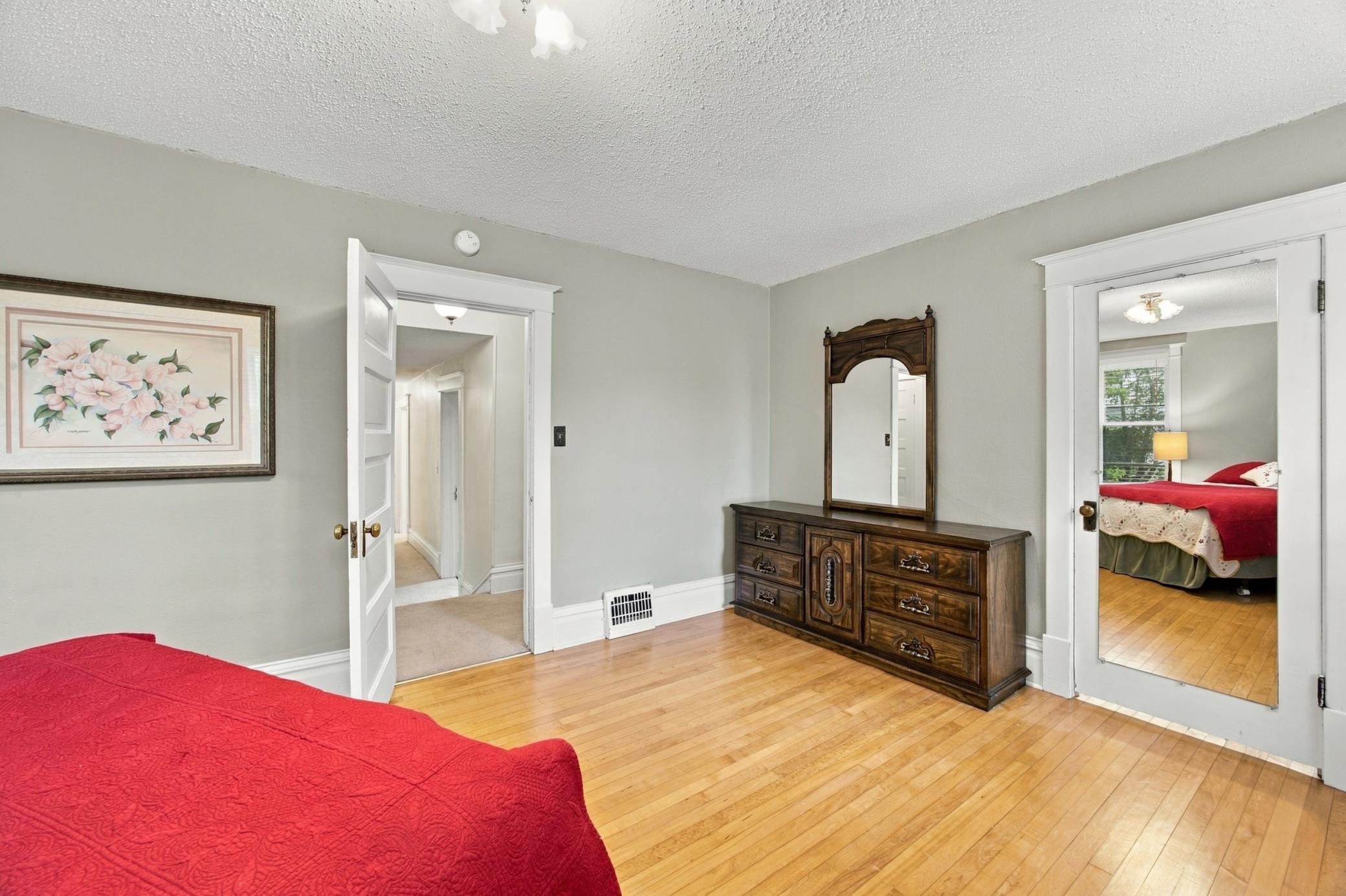 1916 single family home for sale at 1104 7th Street N in Fargo, ND — 4 bed, 3 bath (photo 19 of 46)