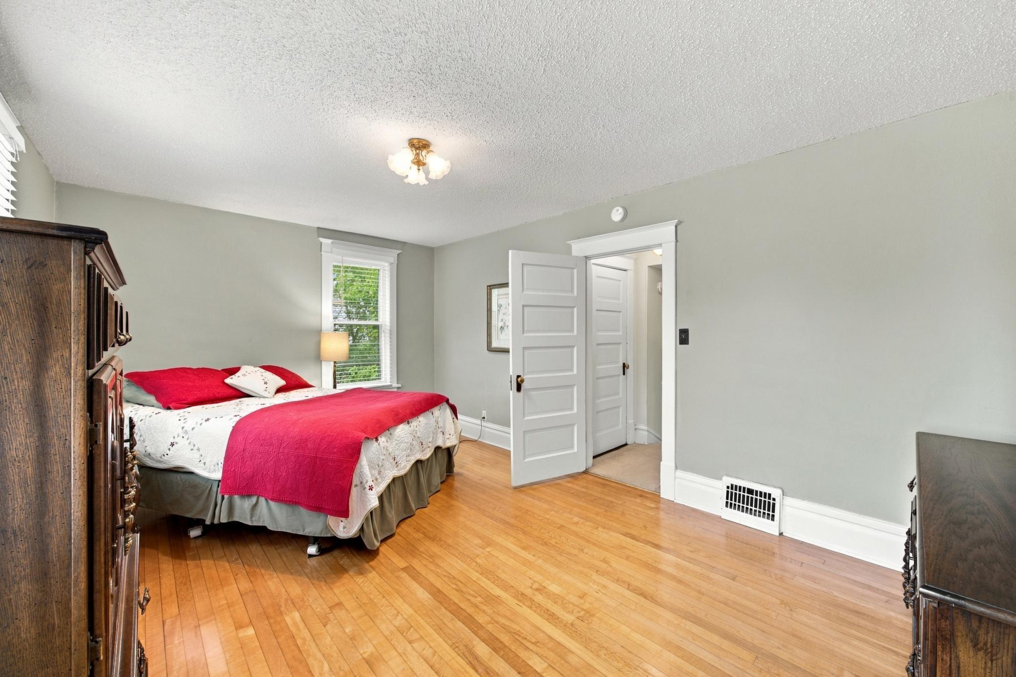 1916 single family home for sale at 1104 7th Street N in Fargo, ND — 4 bed, 3 bath (photo 31 of 46)