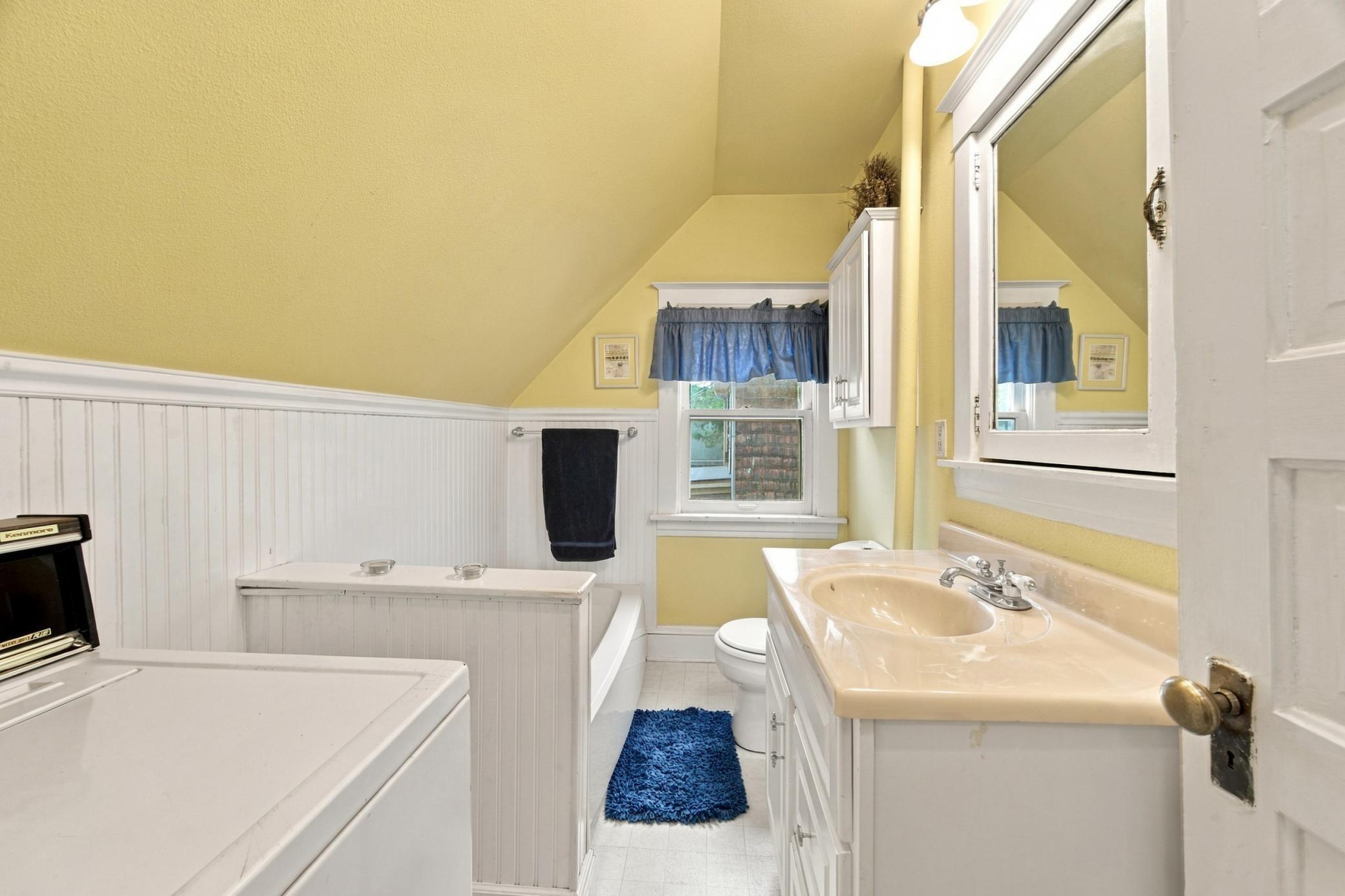 1916 single family home for sale at 1104 7th Street N in Fargo, ND — 4 bed, 3 bath (photo 32 of 46)