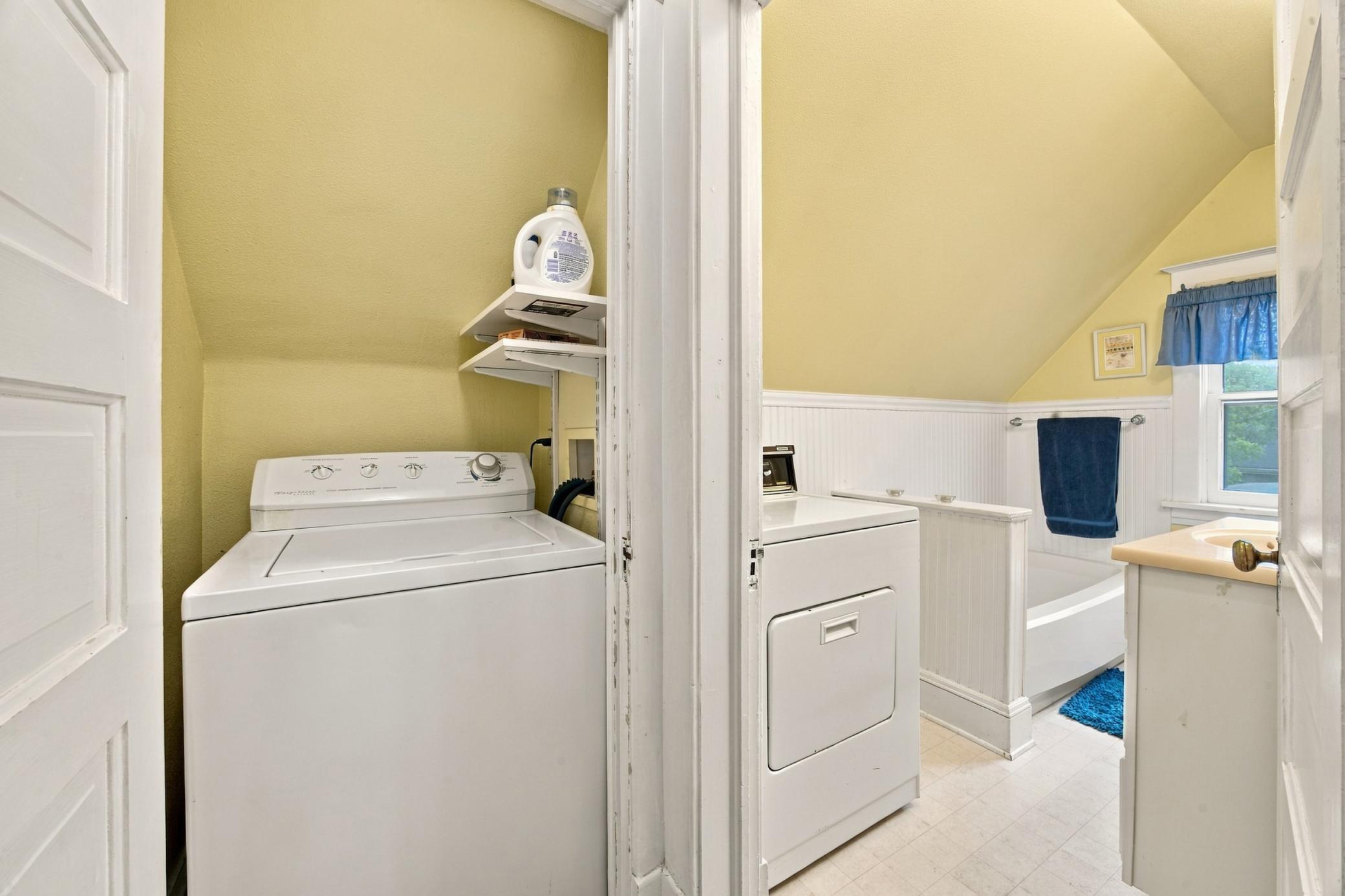 1916 single family home for sale at 1104 7th Street N in Fargo, ND — 4 bed, 3 bath (photo 33 of 46)