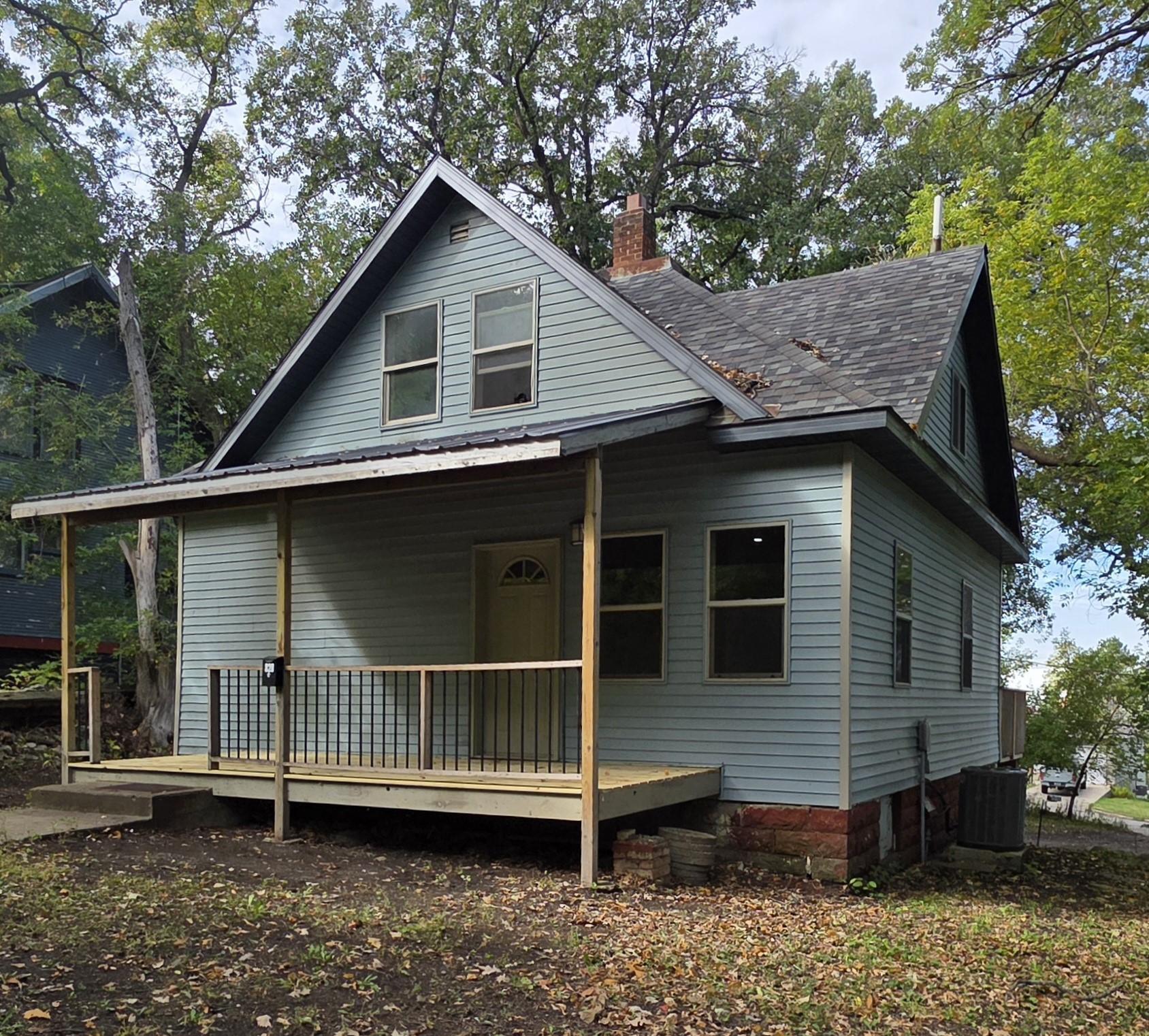 1900 single family home for sale at 828 4th Avenue SW in Valley City, ND — 2 bed, 2 bath