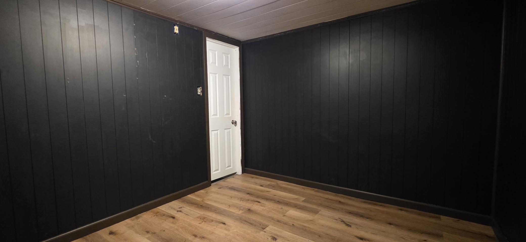 1900 single family home for sale at 828 4th Avenue SW in Valley City, ND — 2 bed, 2 bath (photo 21 of 25)