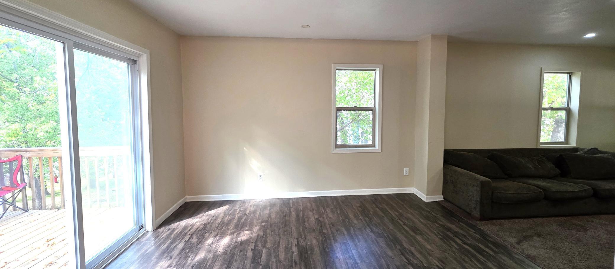 1900 single family home for sale at 828 4th Avenue SW in Valley City, ND — 2 bed, 2 bath (photo 6 of 25)