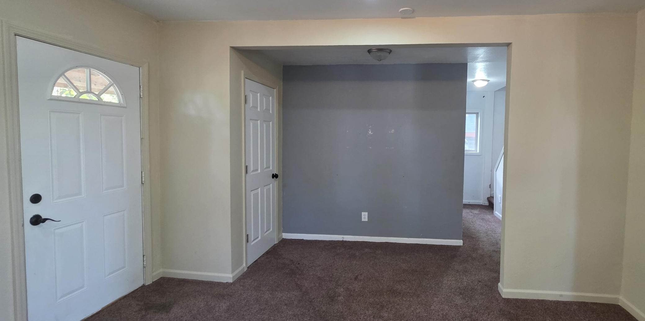 1900 single family home for sale at 828 4th Avenue SW in Valley City, ND — 2 bed, 2 bath (photo 9 of 25)