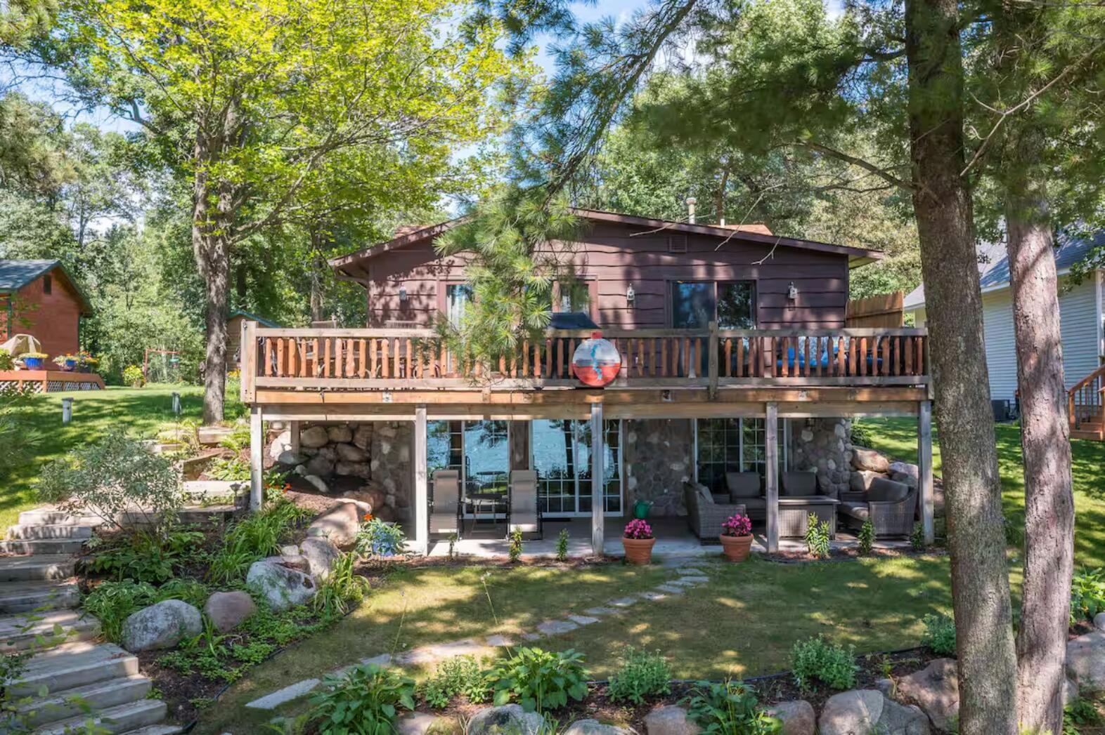 1986 single family home for sale at 30275 Pequot Boulevard in Pequot Lakes, MN — 3 bed, 3 bath