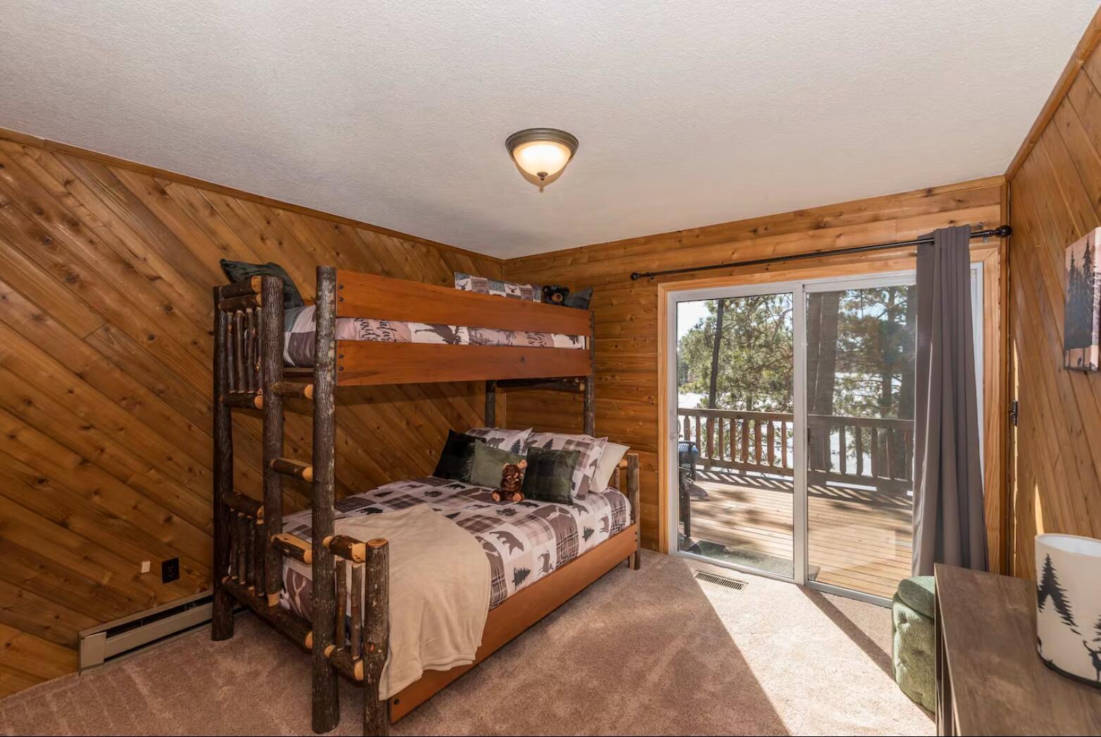 1986 single family home for sale at 30275 Pequot Boulevard in Pequot Lakes, MN — 3 bed, 3 bath (photo 4 of 67)