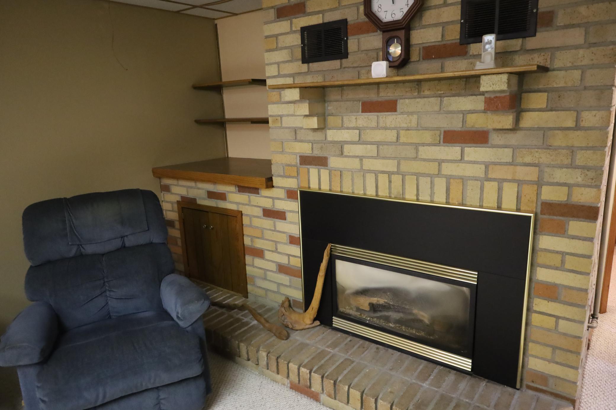 1977 single family home for sale at 1611 6th Street N in Wahpeton, ND — 3 bed, 2 bath (photo 20 of 48)