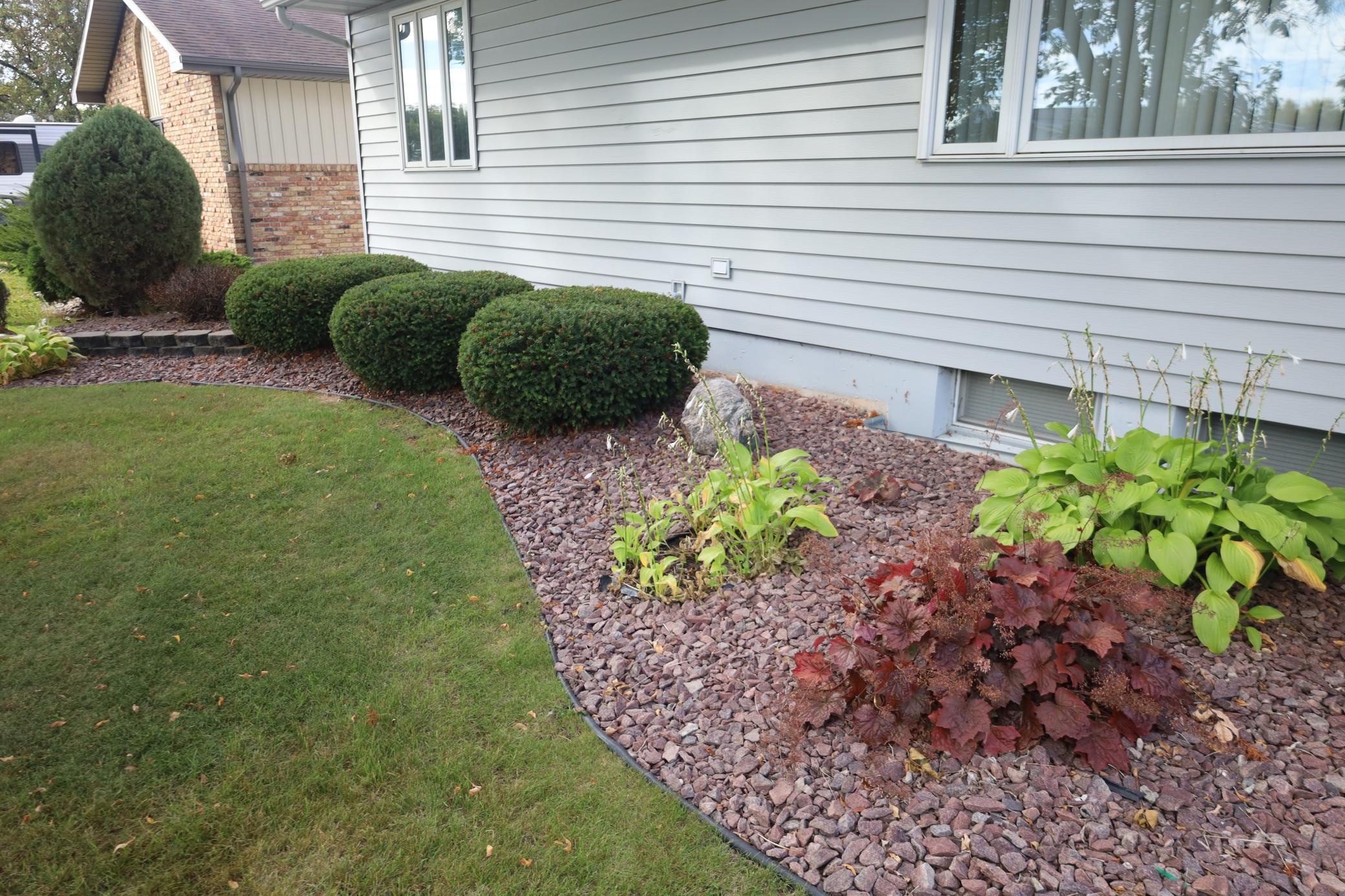 1977 single family home for sale at 1611 6th Street N in Wahpeton, ND — 3 bed, 2 bath (photo 39 of 48)