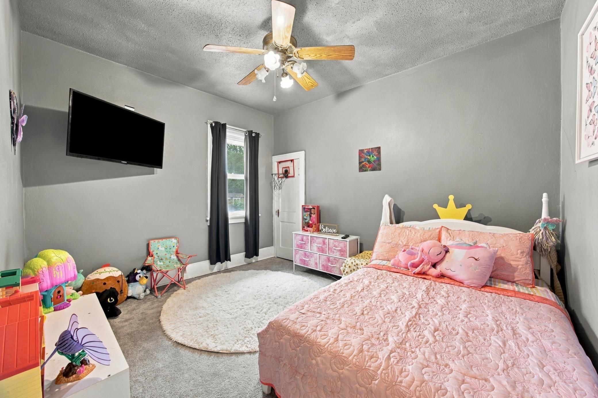 1921 single family home for sale at 1415 8th Avenue S in Fargo, ND — 3 bed, 2 bath (photo 13 of 26)