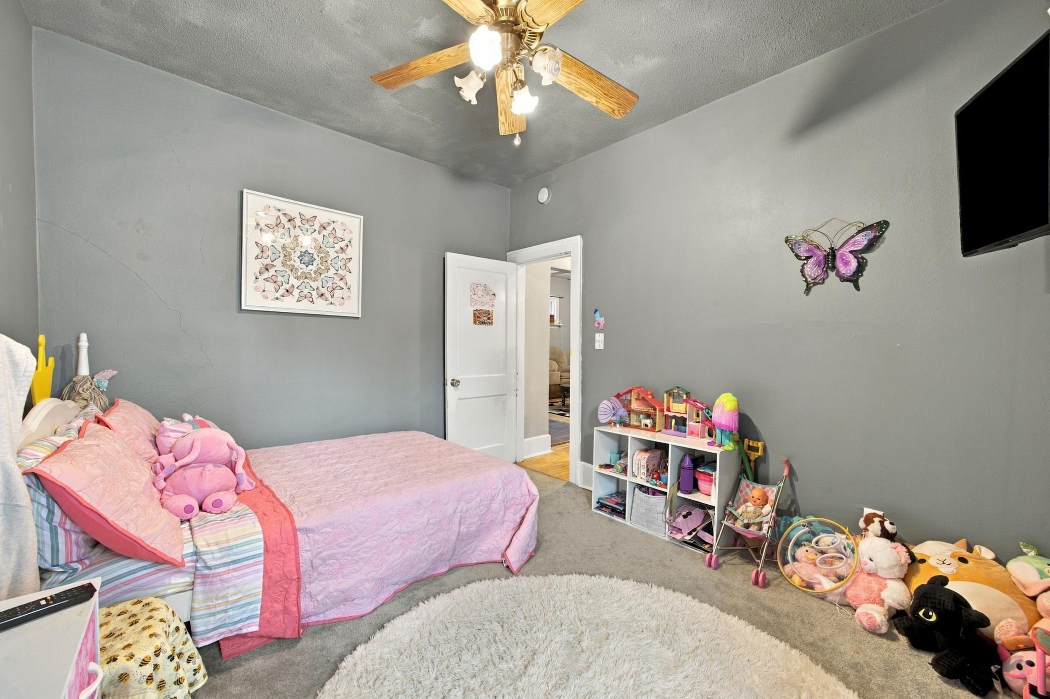 1921 single family home for sale at 1415 8th Avenue S in Fargo, ND — 3 bed, 2 bath (photo 14 of 26)
