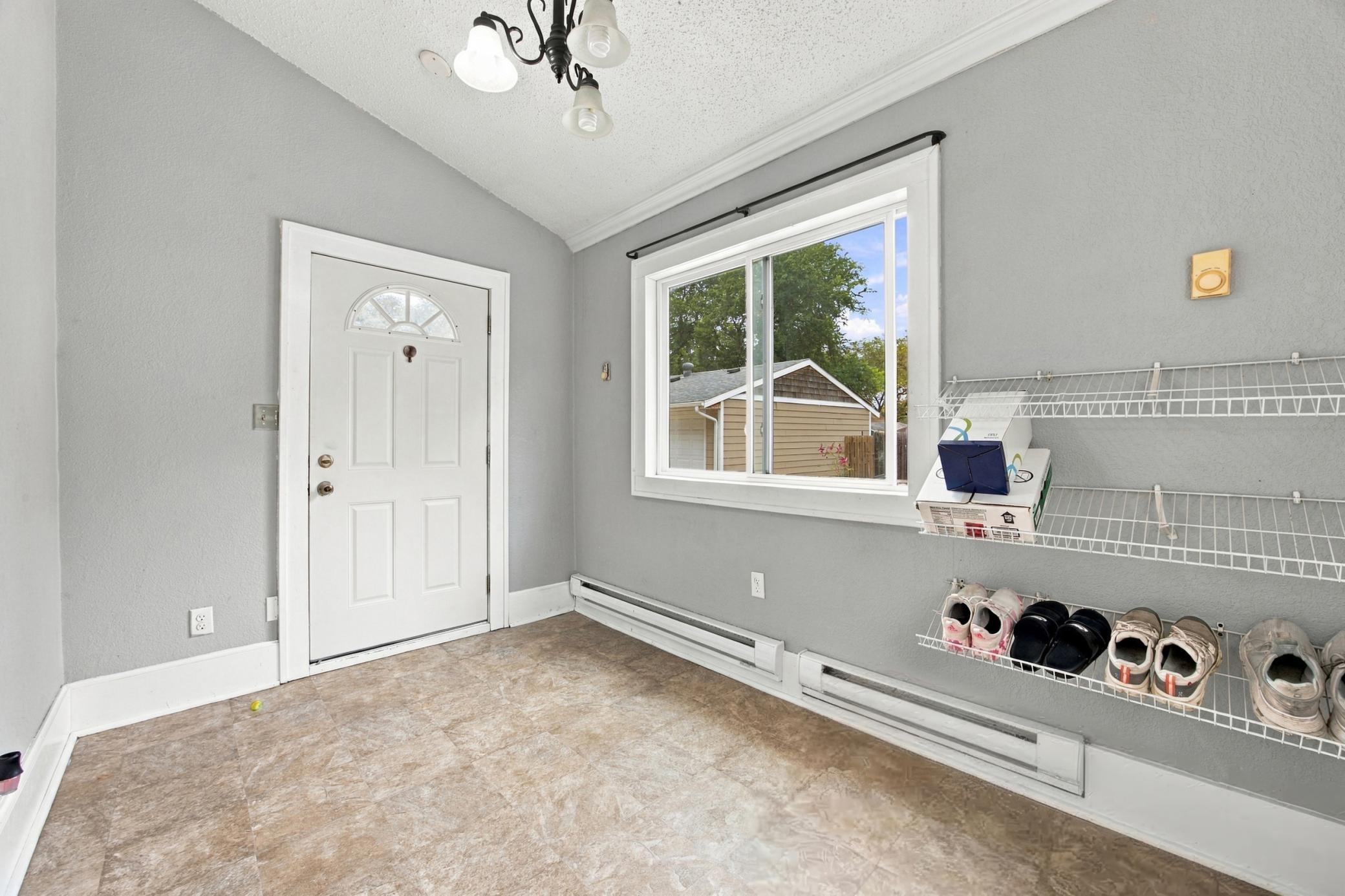1921 single family home for sale at 1415 8th Avenue S in Fargo, ND — 3 bed, 2 bath (photo 17 of 26)