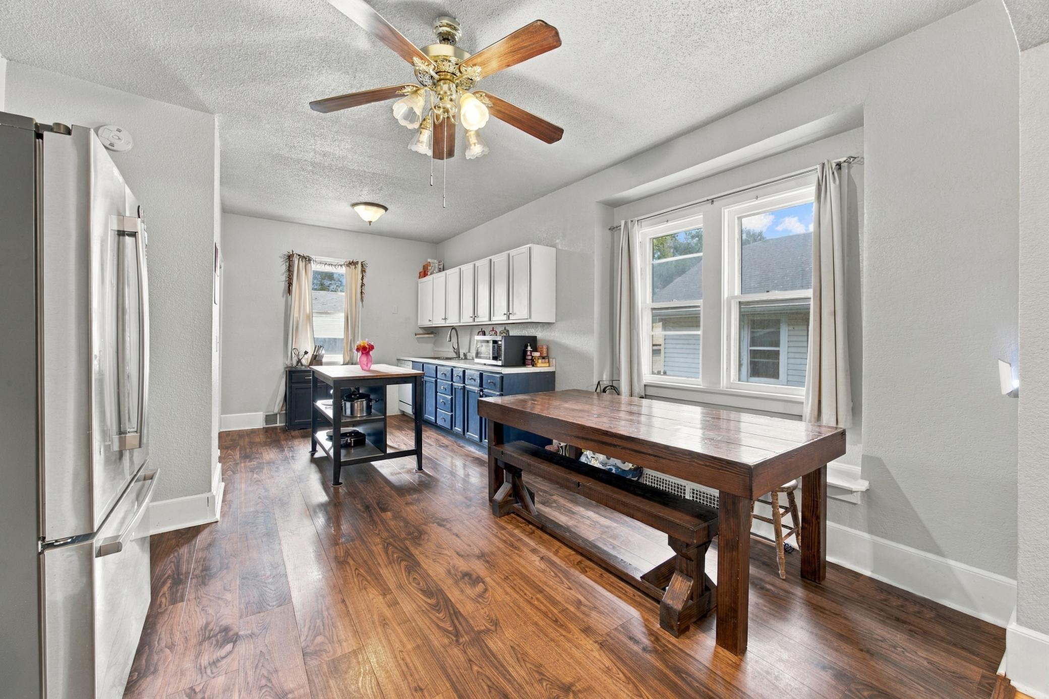 1921 single family home for sale at 1415 8th Avenue S in Fargo, ND — 3 bed, 2 bath (photo 10 of 26)