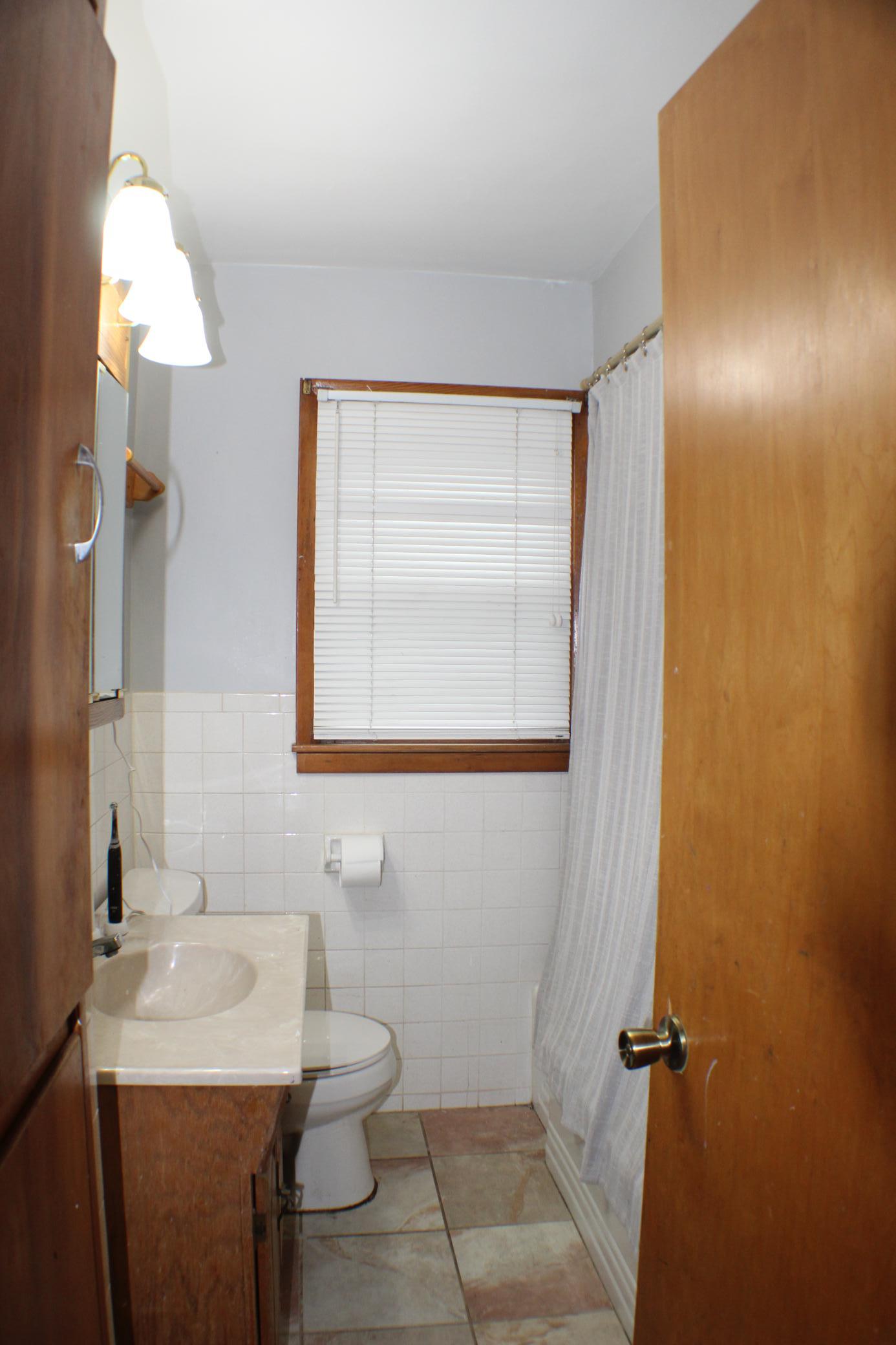 1951 single family home for sale at 1409 Fillmore Street in Alexandria, MN — 3 bed, 2 bath (photo 5 of 24)