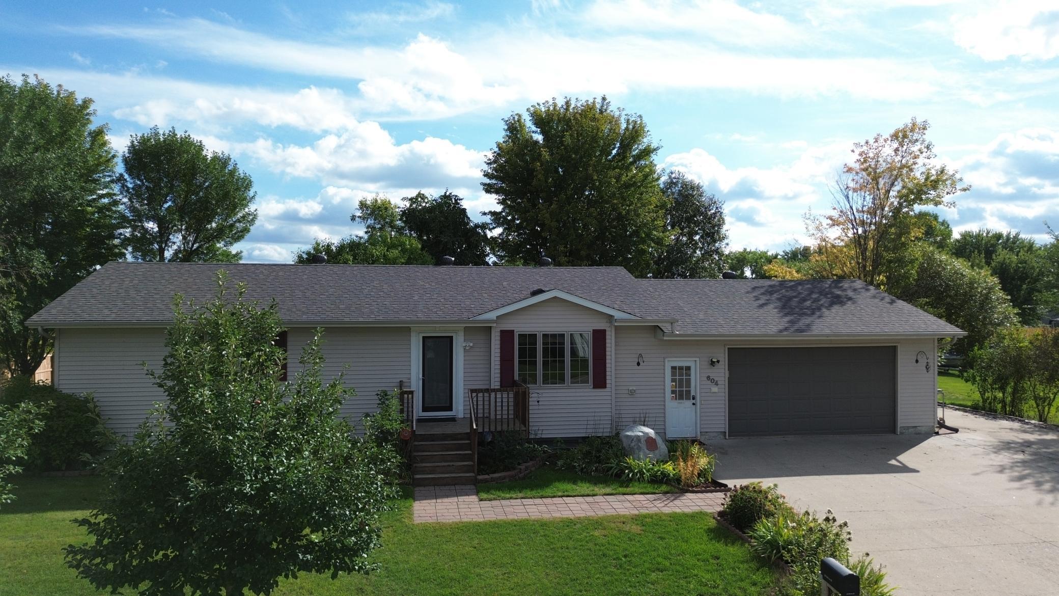 2005 single family home for sale at 604 10th Avenue SE in Barnesville, MN — 5 bed, 2 bath