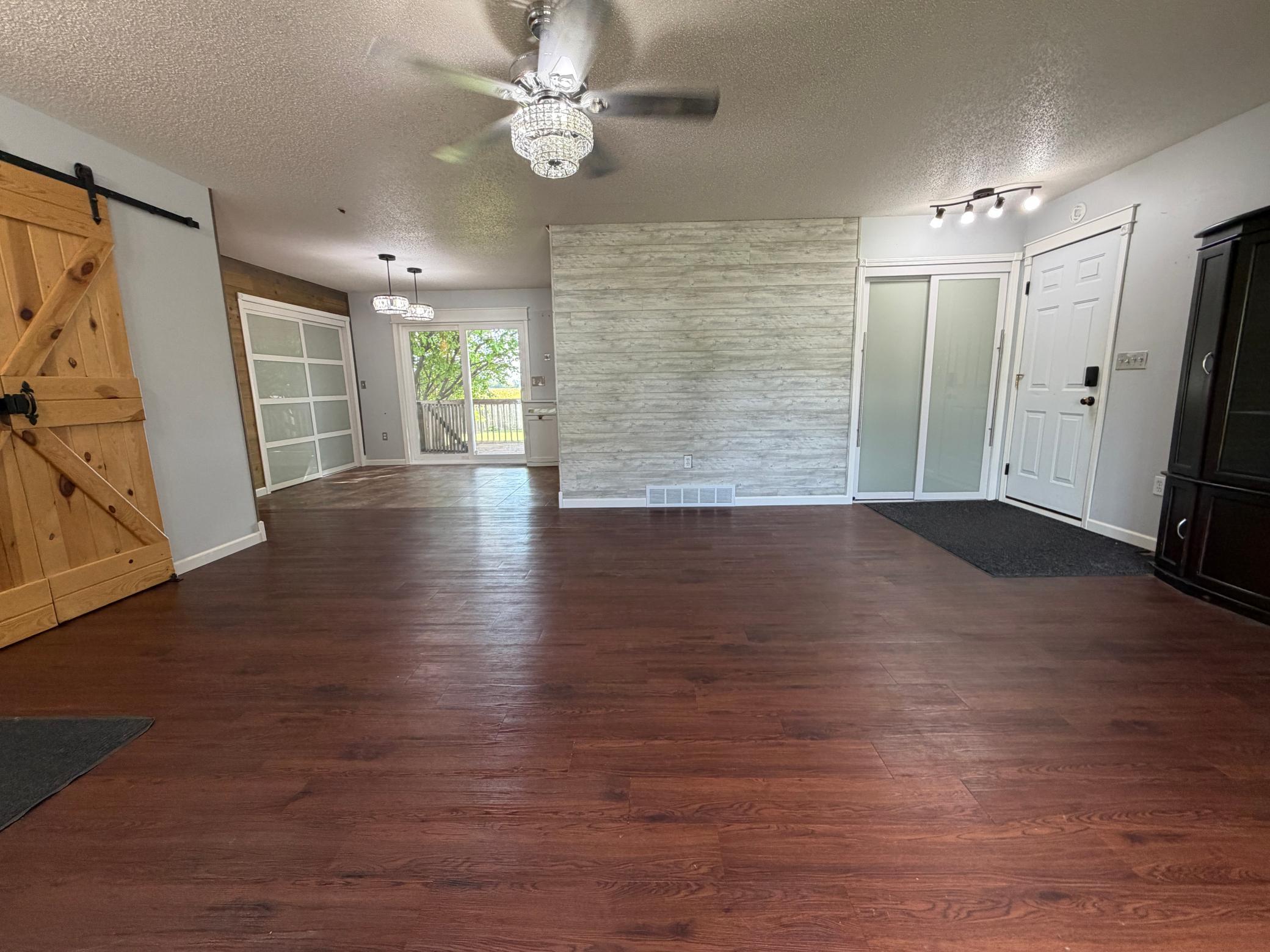 2005 single family home for sale at 604 10th Avenue SE in Barnesville, MN — 5 bed, 2 bath (photo 15 of 56)