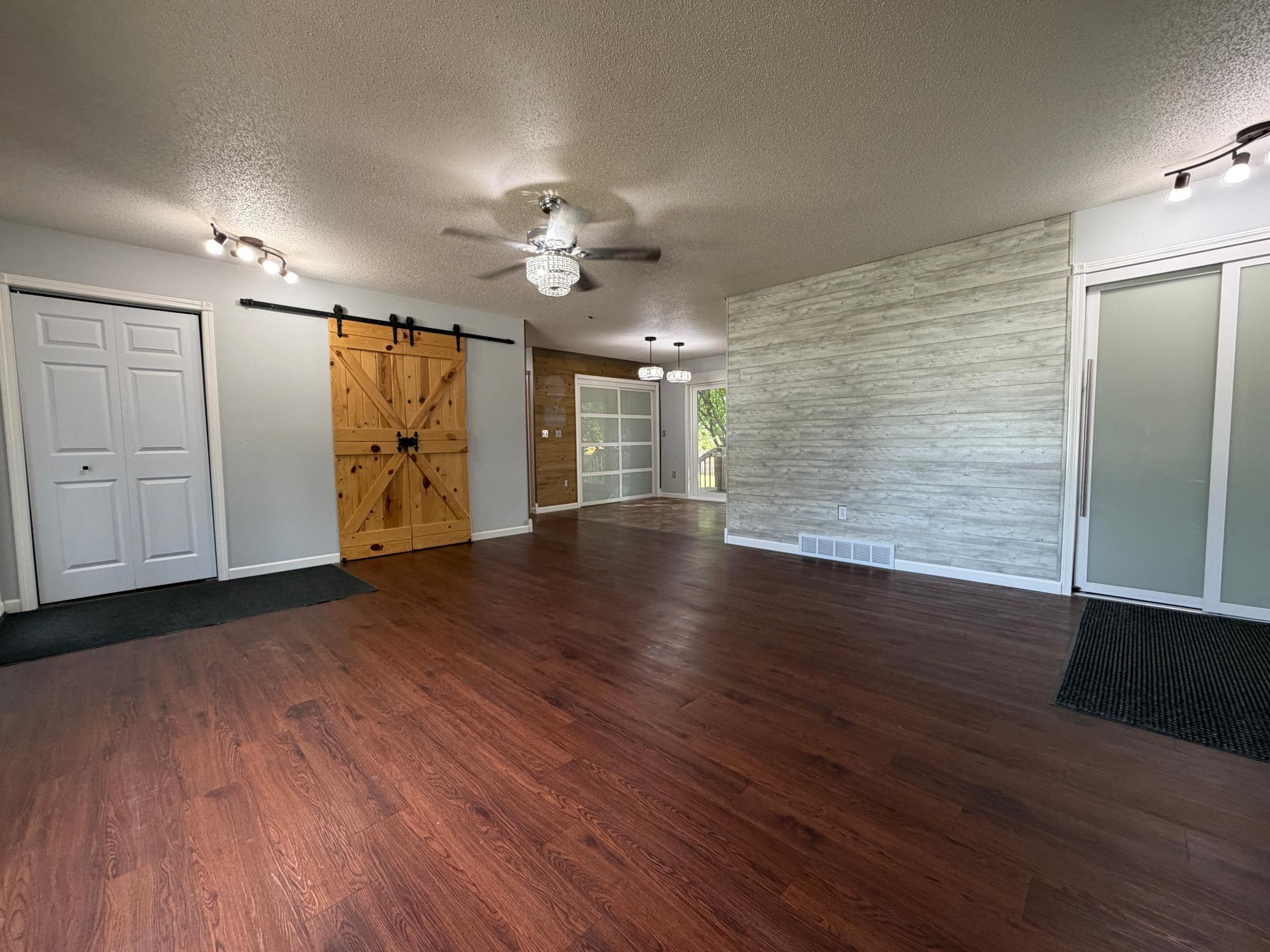 2005 single family home for sale at 604 10th Avenue SE in Barnesville, MN — 5 bed, 2 bath (photo 16 of 56)