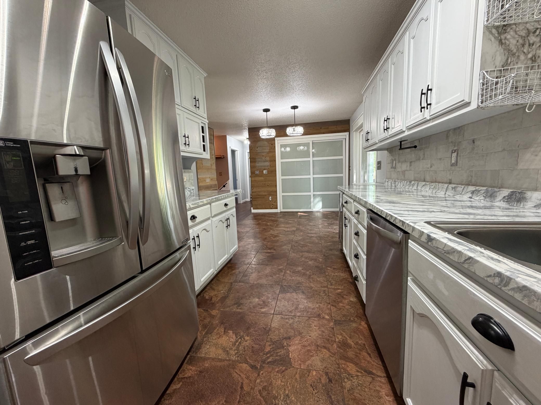 2005 single family home for sale at 604 10th Avenue SE in Barnesville, MN — 5 bed, 2 bath (photo 21 of 56)