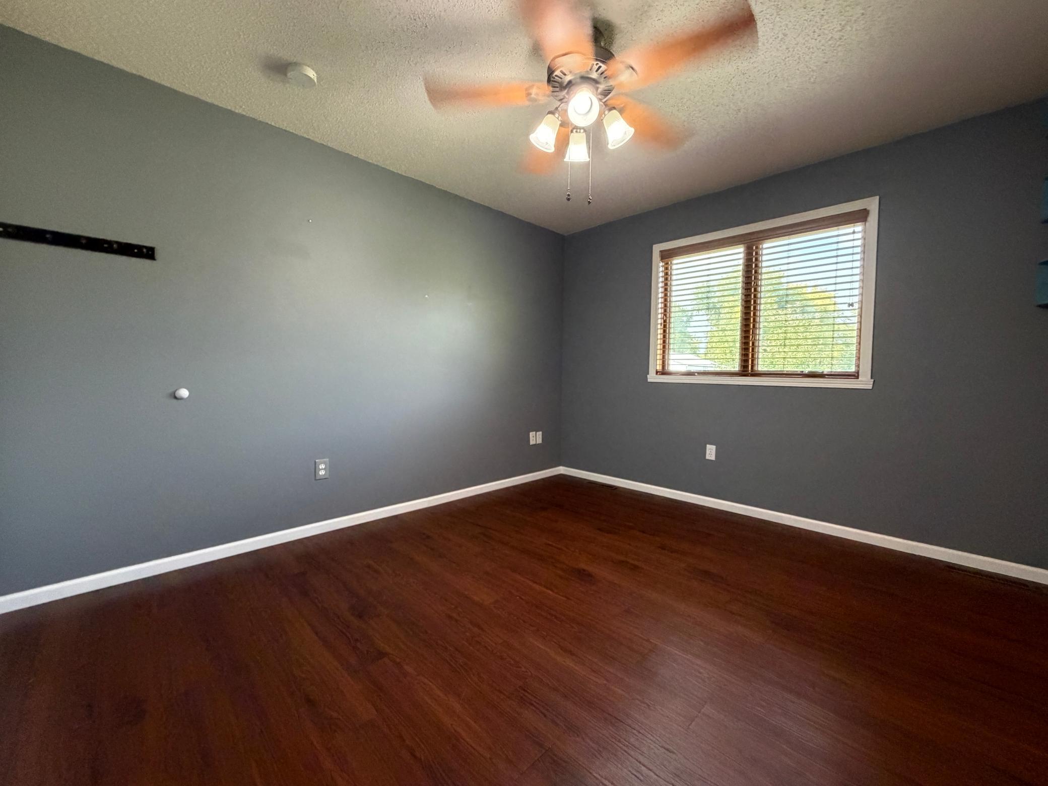 2005 single family home for sale at 604 10th Avenue SE in Barnesville, MN — 5 bed, 2 bath (photo 30 of 56)