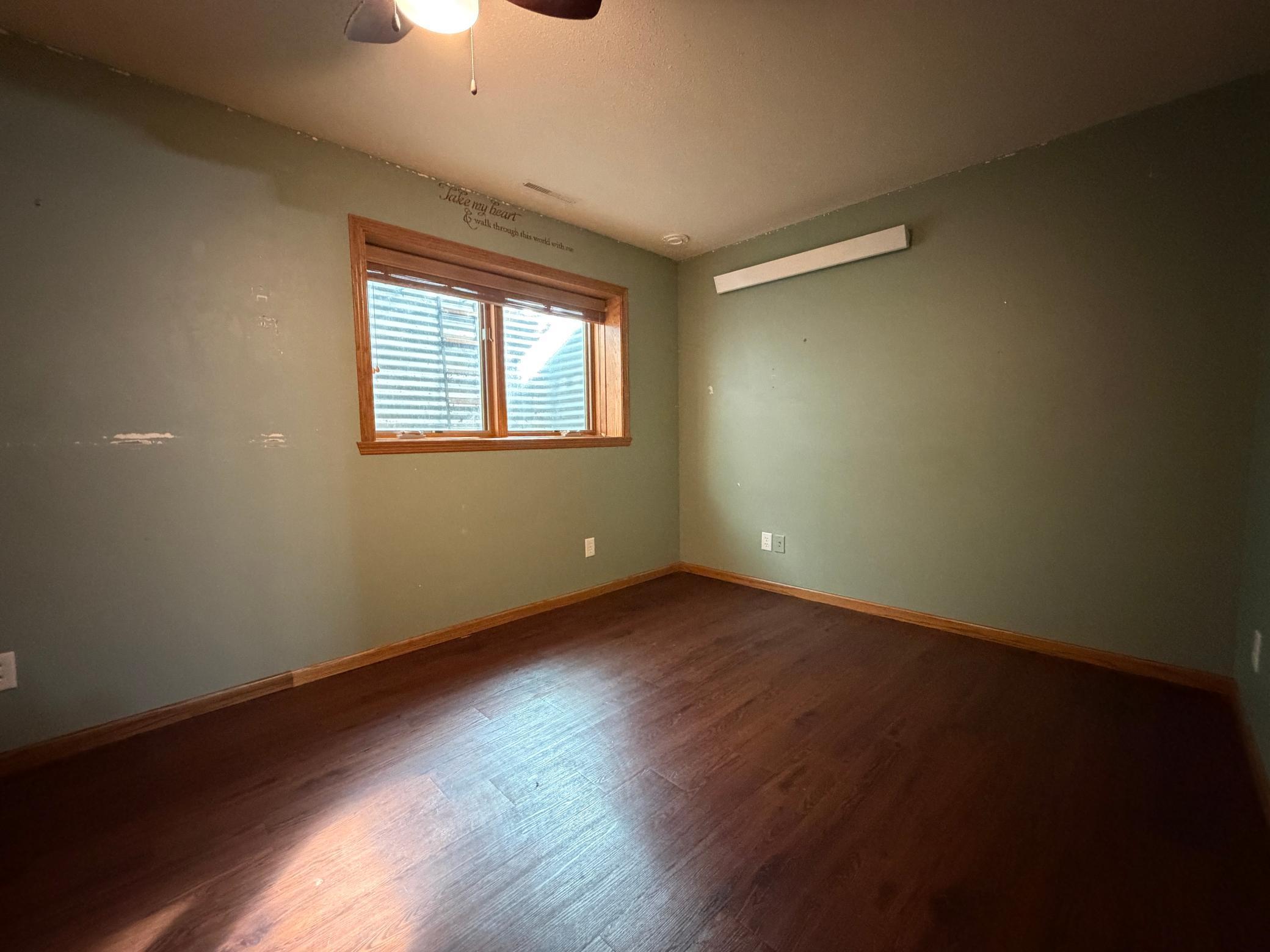 2005 single family home for sale at 604 10th Avenue SE in Barnesville, MN — 5 bed, 2 bath (photo 37 of 56)
