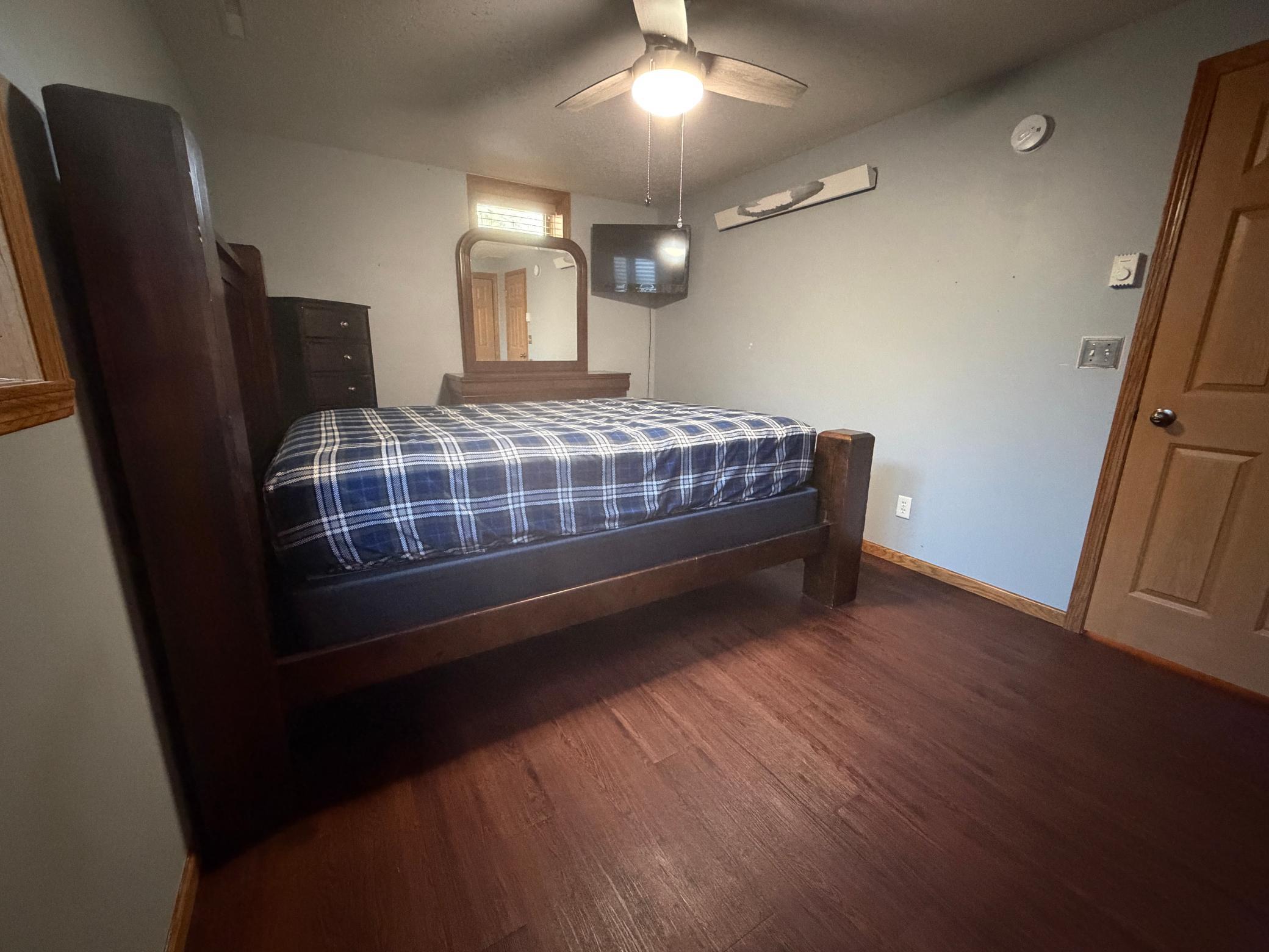 2005 single family home for sale at 604 10th Avenue SE in Barnesville, MN — 5 bed, 2 bath (photo 43 of 56)