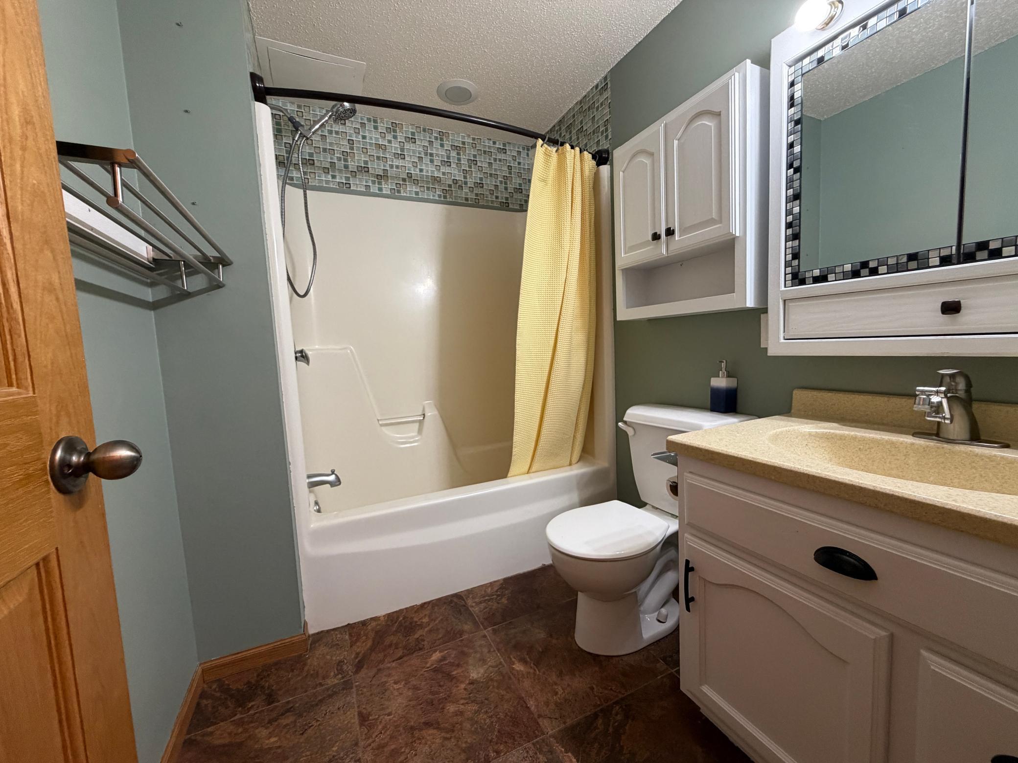 2005 single family home for sale at 604 10th Avenue SE in Barnesville, MN — 5 bed, 2 bath (photo 45 of 56)