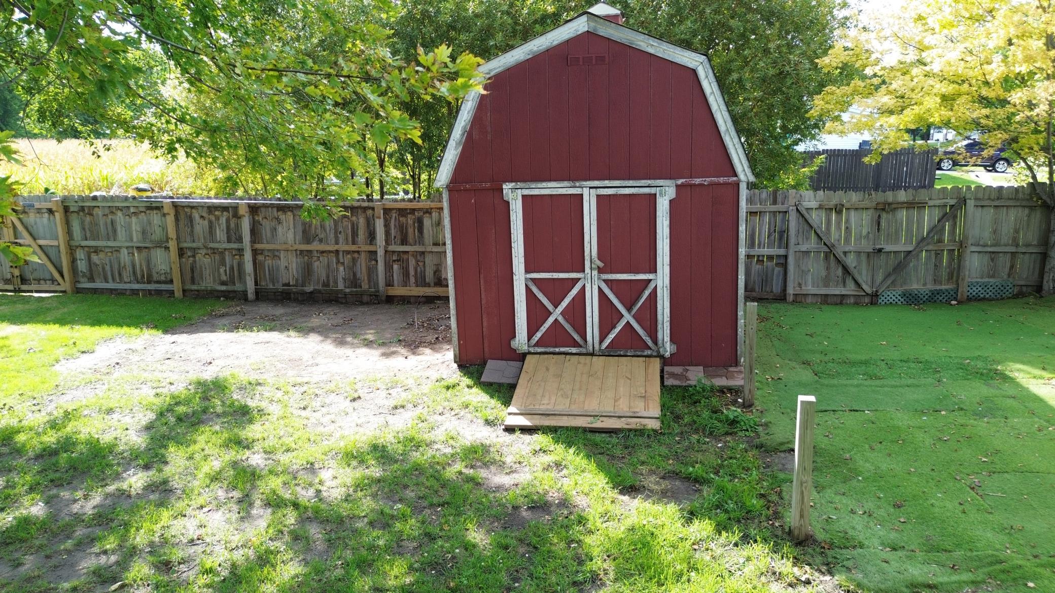 2005 single family home for sale at 604 10th Avenue SE in Barnesville, MN — 5 bed, 2 bath (photo 8 of 56)
