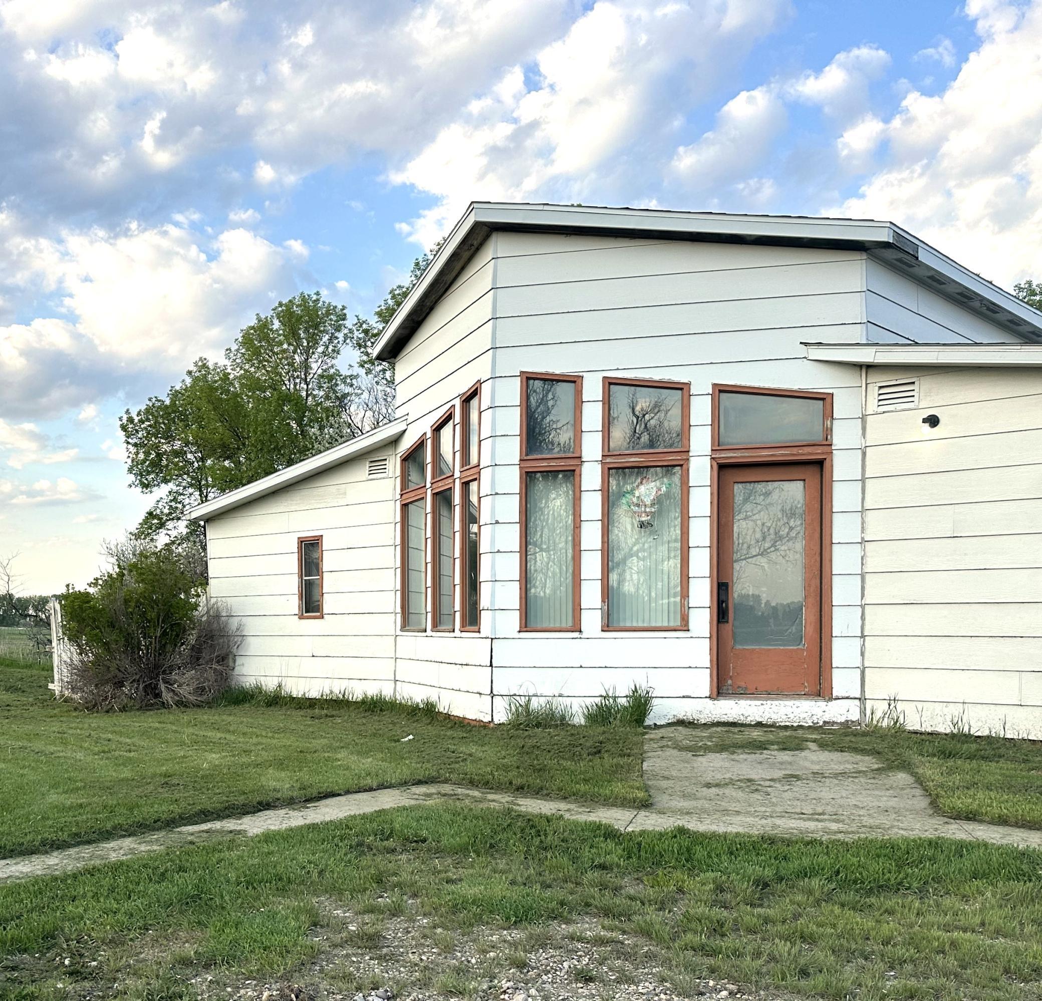 1974 single family home for sale at 1582 NE Freedom Avenue in Manvel, ND — 2 bed, 1 bath (photo 45 of 55)