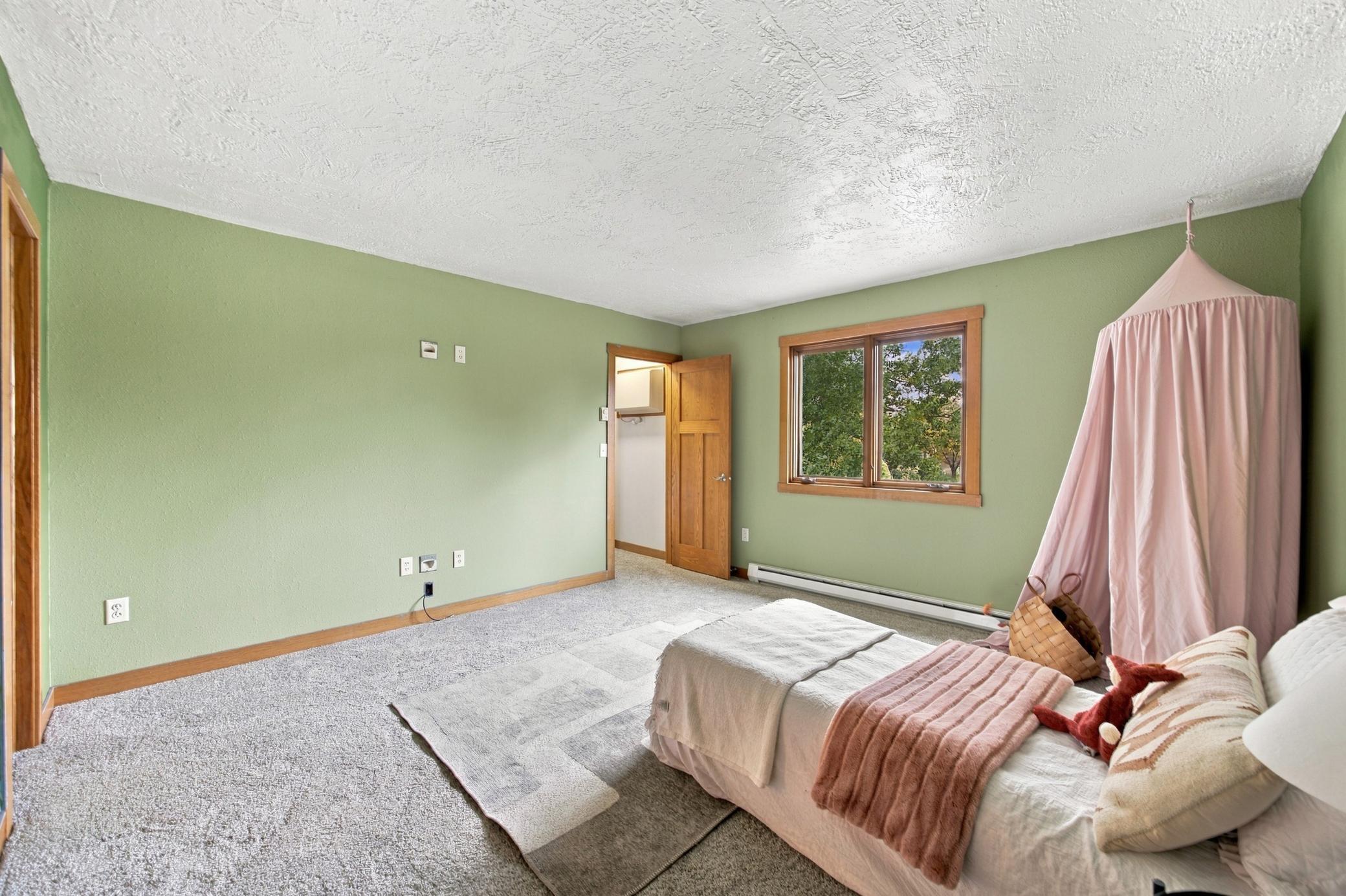 1981 single family home for sale at 2637 29th Avenue S in Moorhead, MN — 3 bed, 2 bath (photo 18 of 34)