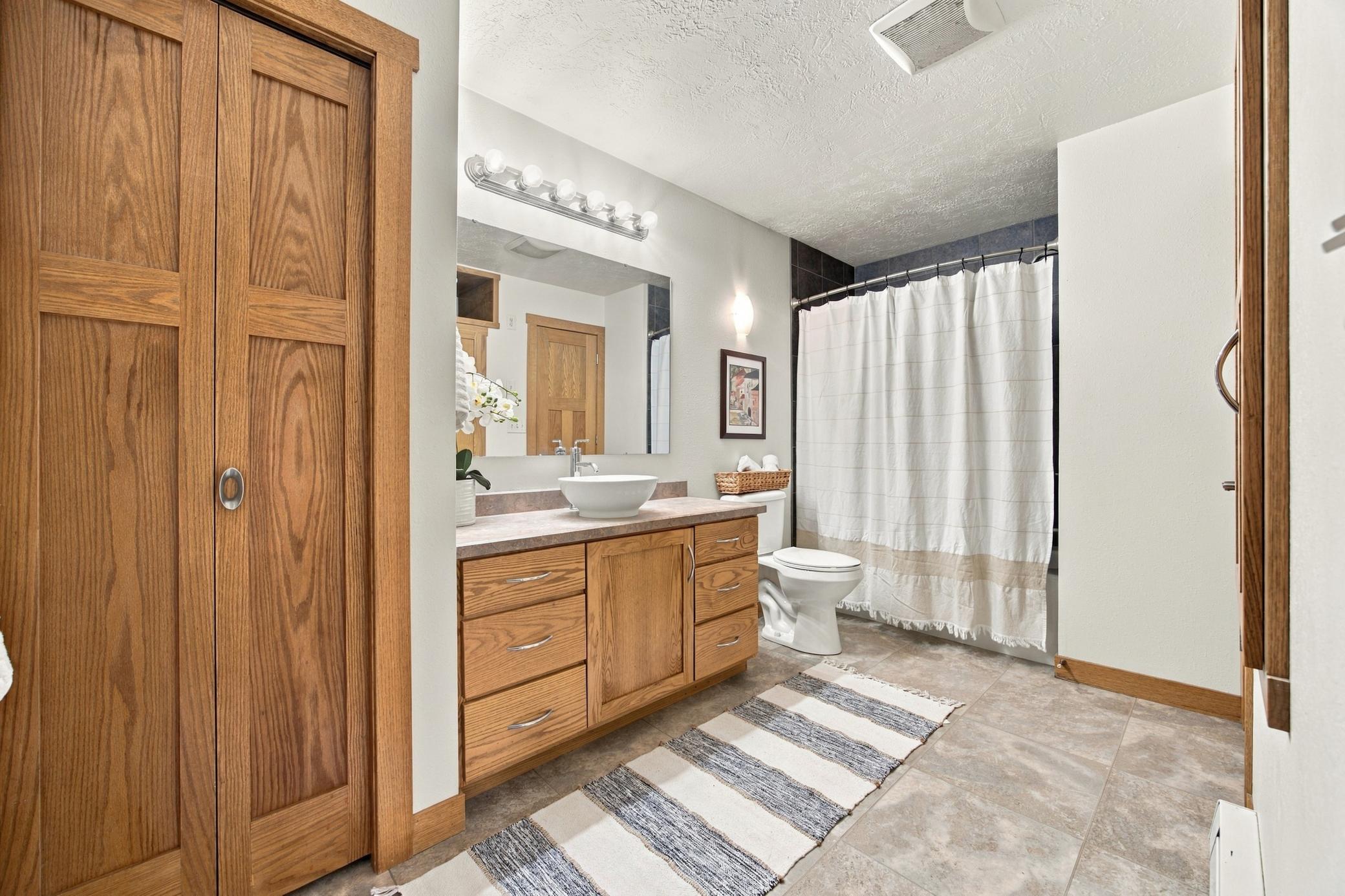 1981 single family home for sale at 2637 29th Avenue S in Moorhead, MN — 3 bed, 2 bath (photo 21 of 34)