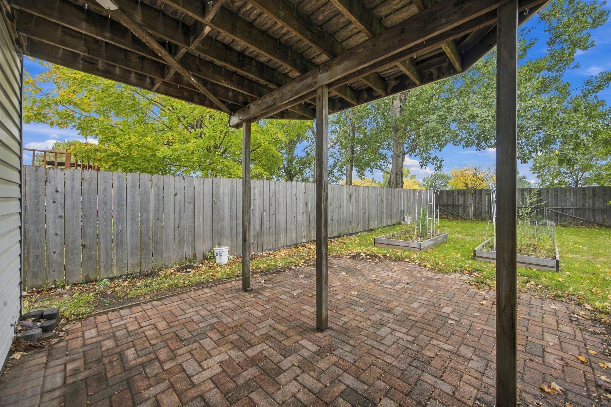 1981 single family home for sale at 2637 29th Avenue S in Moorhead, MN — 3 bed, 2 bath (photo 22 of 34)