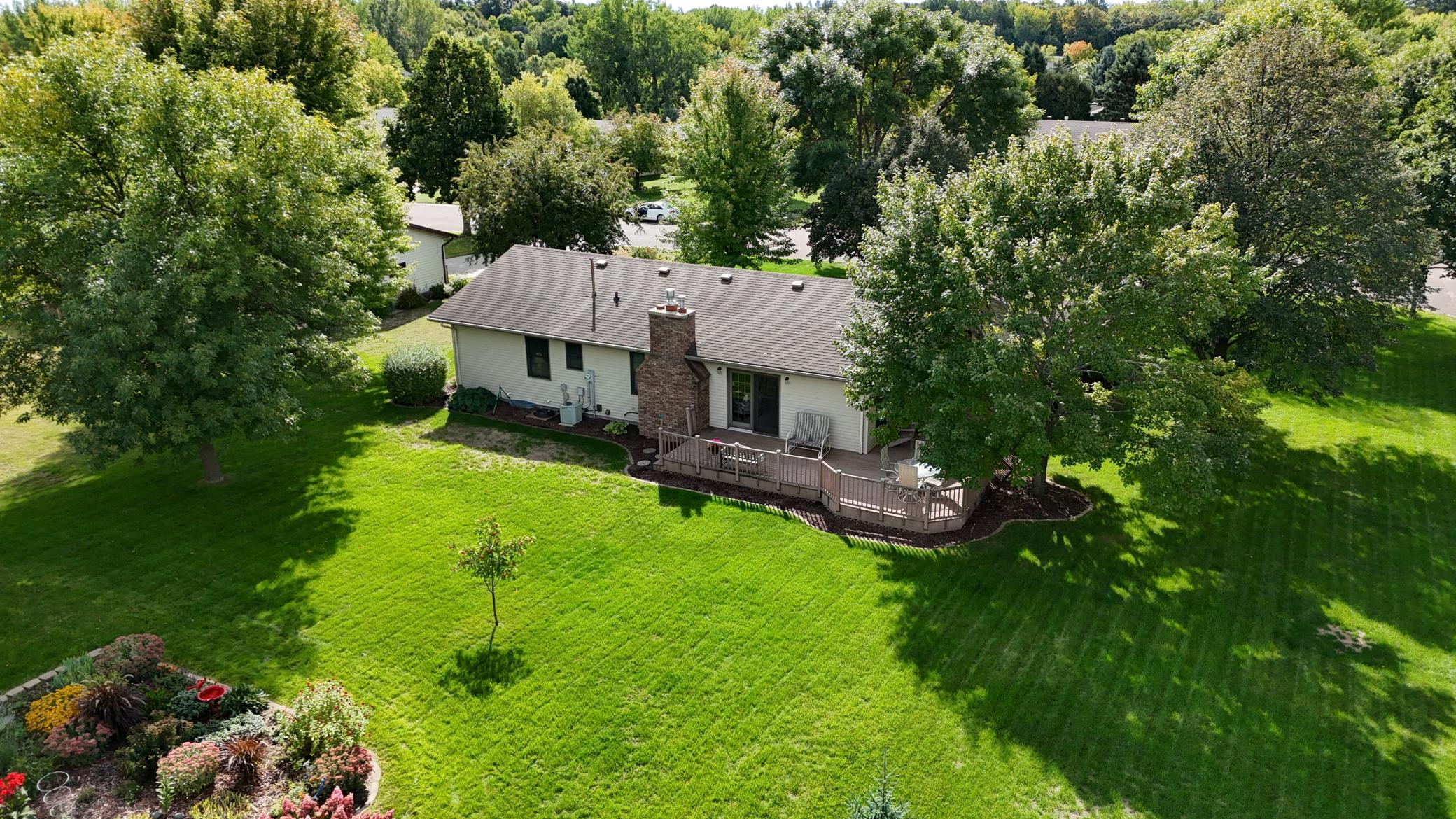 1991 single family home for sale at 2201 Ridgewood Drive in Fergus Falls, MN — 4 bed, 3 bath (photo 3 of 42)