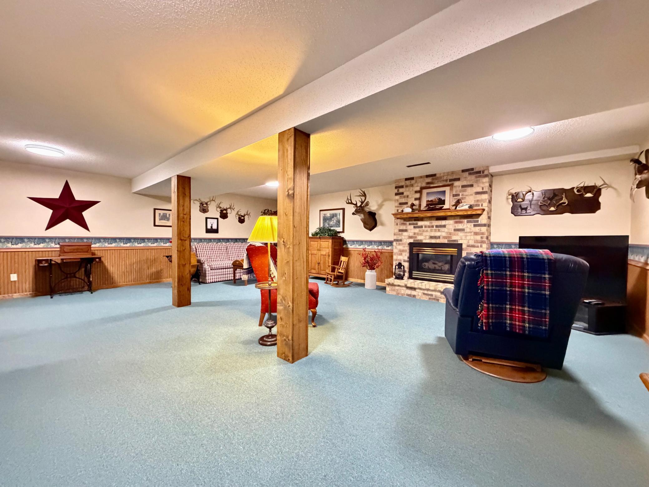 1991 single family home for sale at 2201 Ridgewood Drive in Fergus Falls, MN — 4 bed, 3 bath (photo 24 of 42)