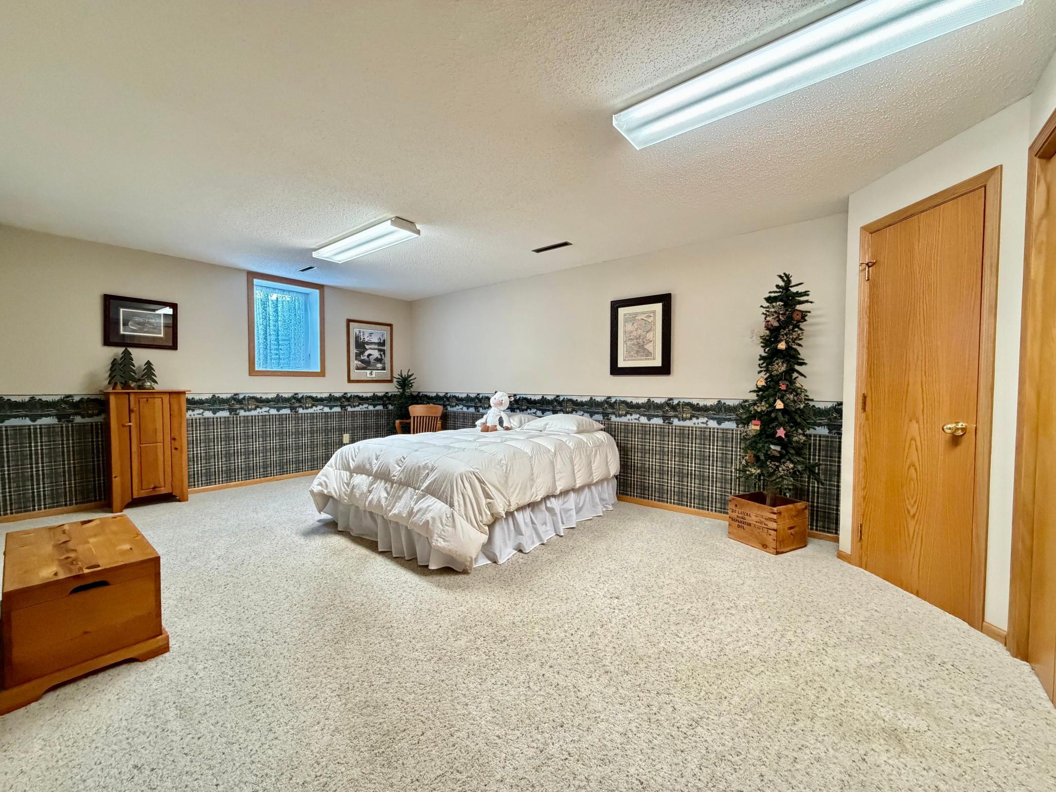 1991 single family home for sale at 2201 Ridgewood Drive in Fergus Falls, MN — 4 bed, 3 bath (photo 25 of 42)
