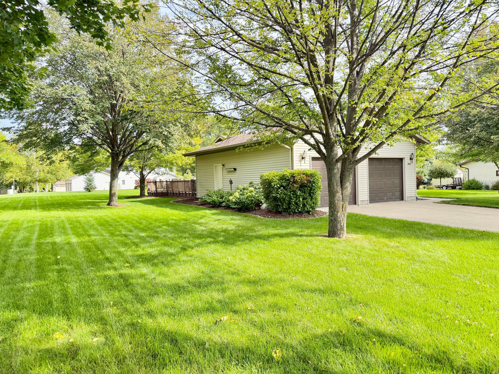 1991 single family home for sale at 2201 Ridgewood Drive in Fergus Falls, MN — 4 bed, 3 bath (photo 31 of 42)
