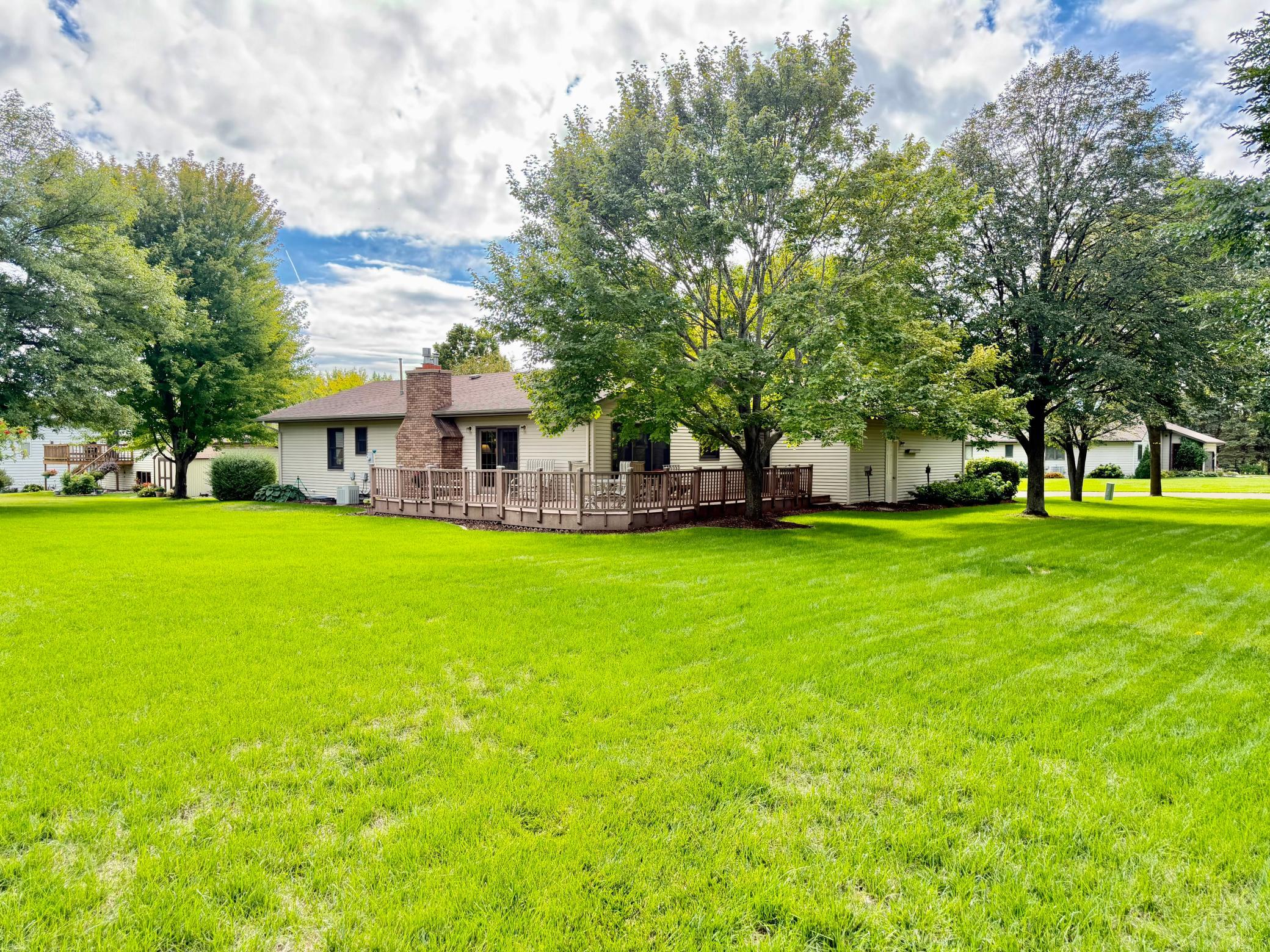 1991 single family home for sale at 2201 Ridgewood Drive in Fergus Falls, MN — 4 bed, 3 bath (photo 33 of 42)