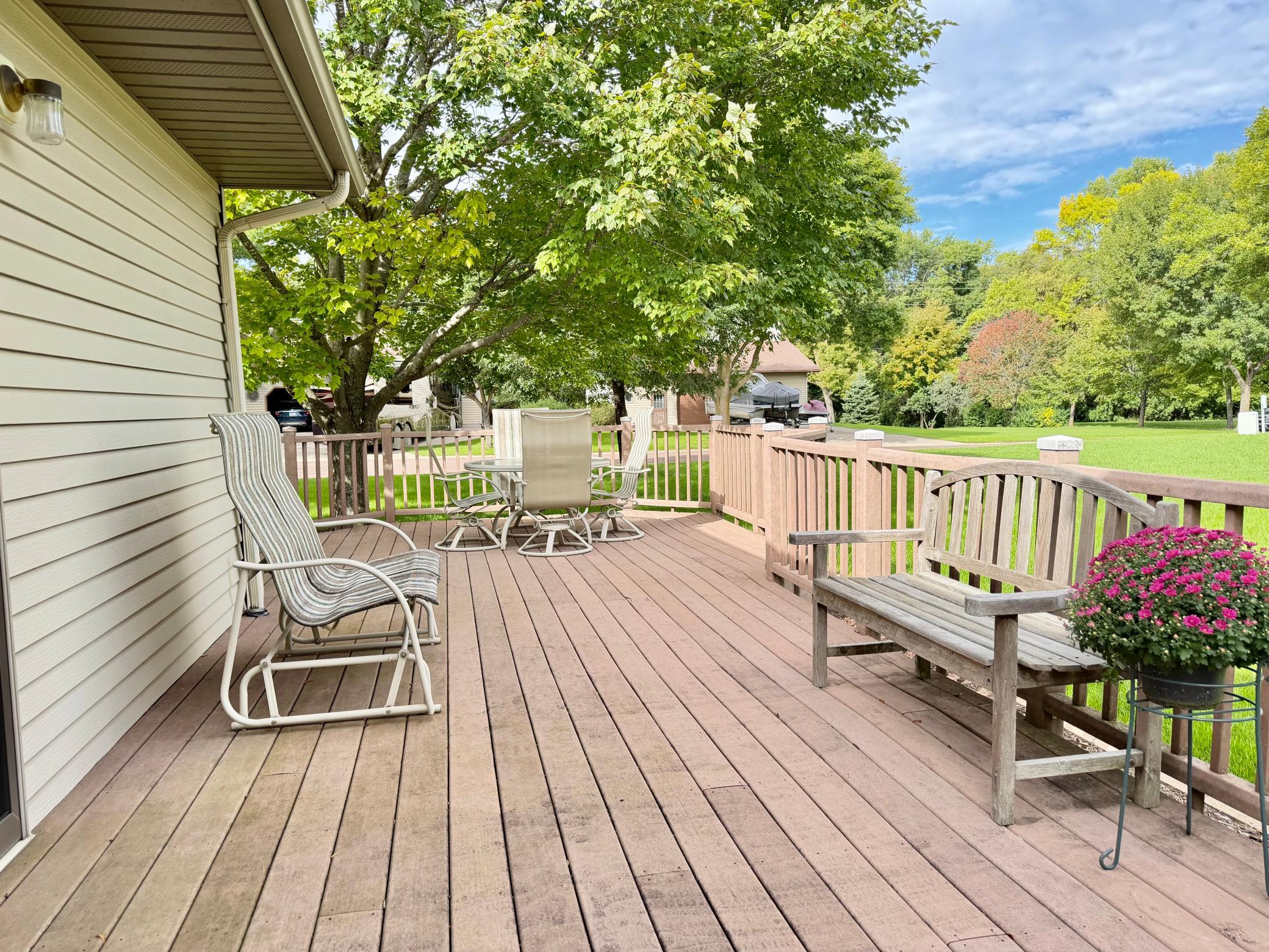 1991 single family home for sale at 2201 Ridgewood Drive in Fergus Falls, MN — 4 bed, 3 bath (photo 34 of 42)