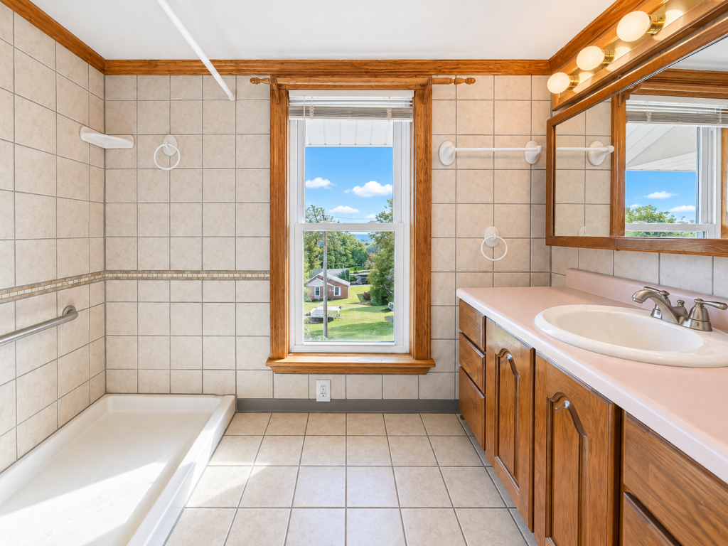 1905 single family home for sale at 312 Ione Avenue NE in Hill City, MN — 4 bed, 2 bath (photo 16 of 36)