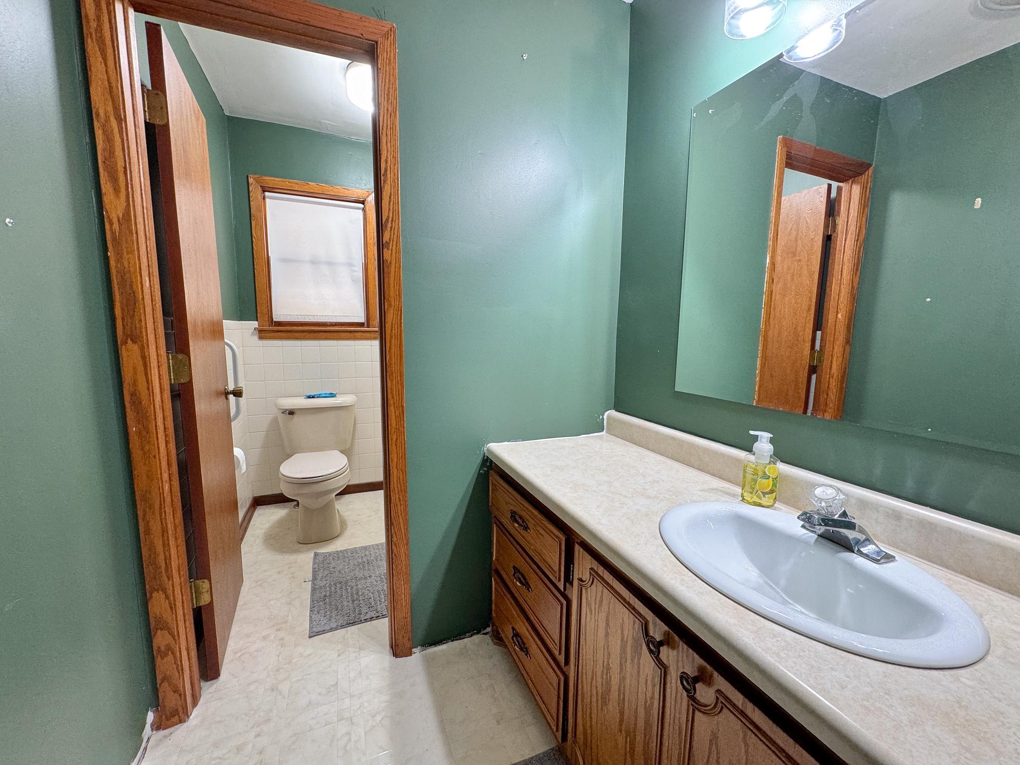 1978 single family home for sale at 615 S Woodland Drive in Fergus Falls, MN — 4 bed, 4 bath (photo 17 of 55)