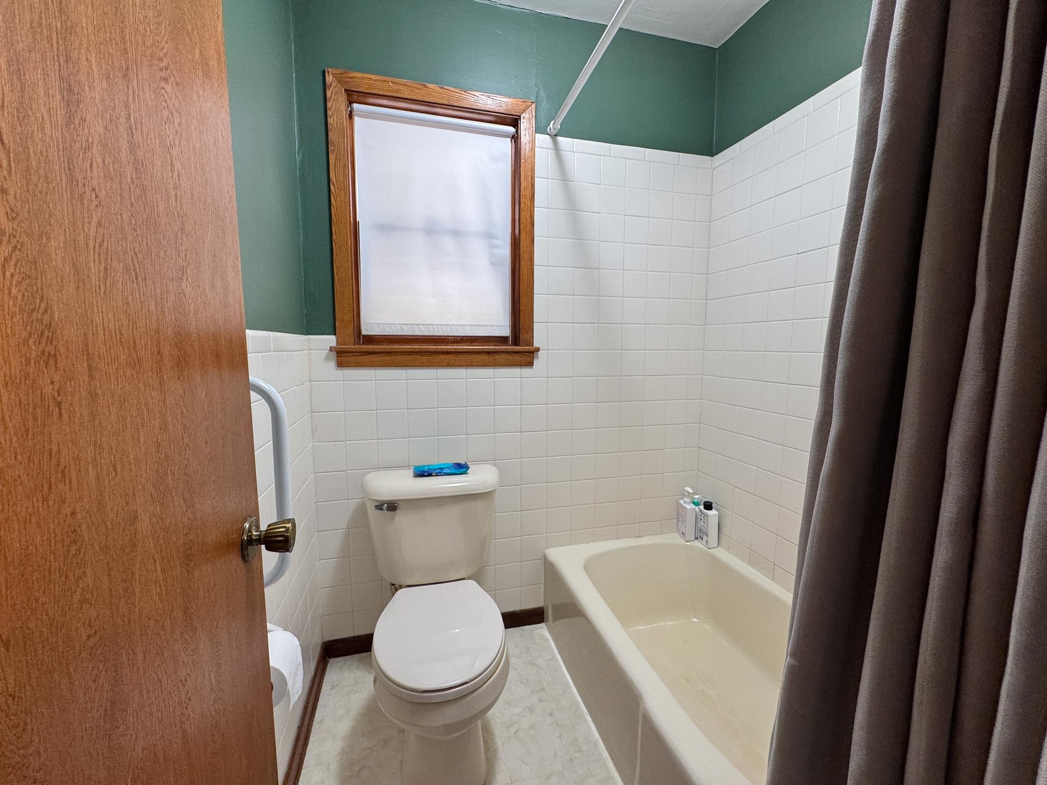 1978 single family home for sale at 615 S Woodland Drive in Fergus Falls, MN — 4 bed, 4 bath (photo 18 of 55)