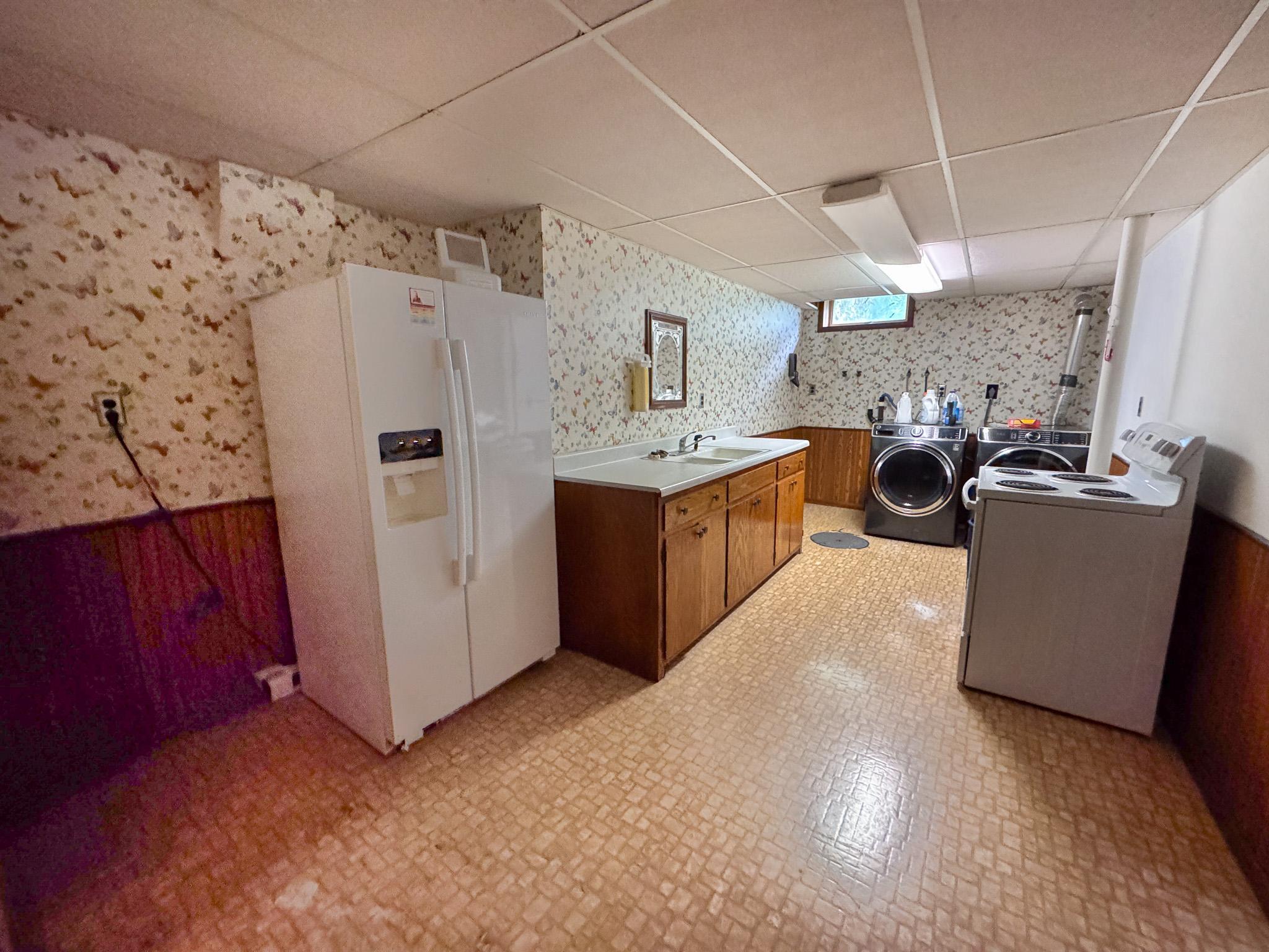 1978 single family home for sale at 615 S Woodland Drive in Fergus Falls, MN — 4 bed, 4 bath (photo 30 of 55)
