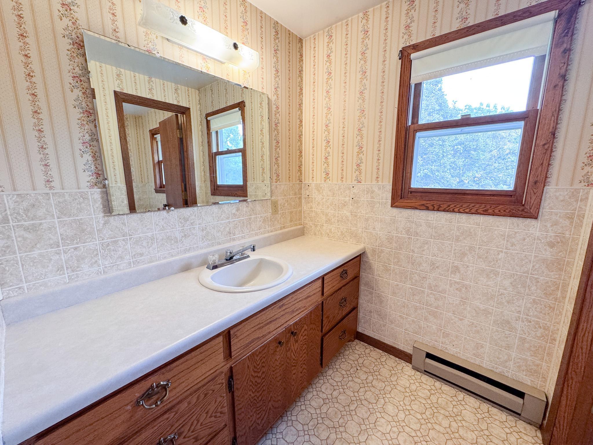 1978 single family home for sale at 615 S Woodland Drive in Fergus Falls, MN — 4 bed, 4 bath (photo 32 of 55)
