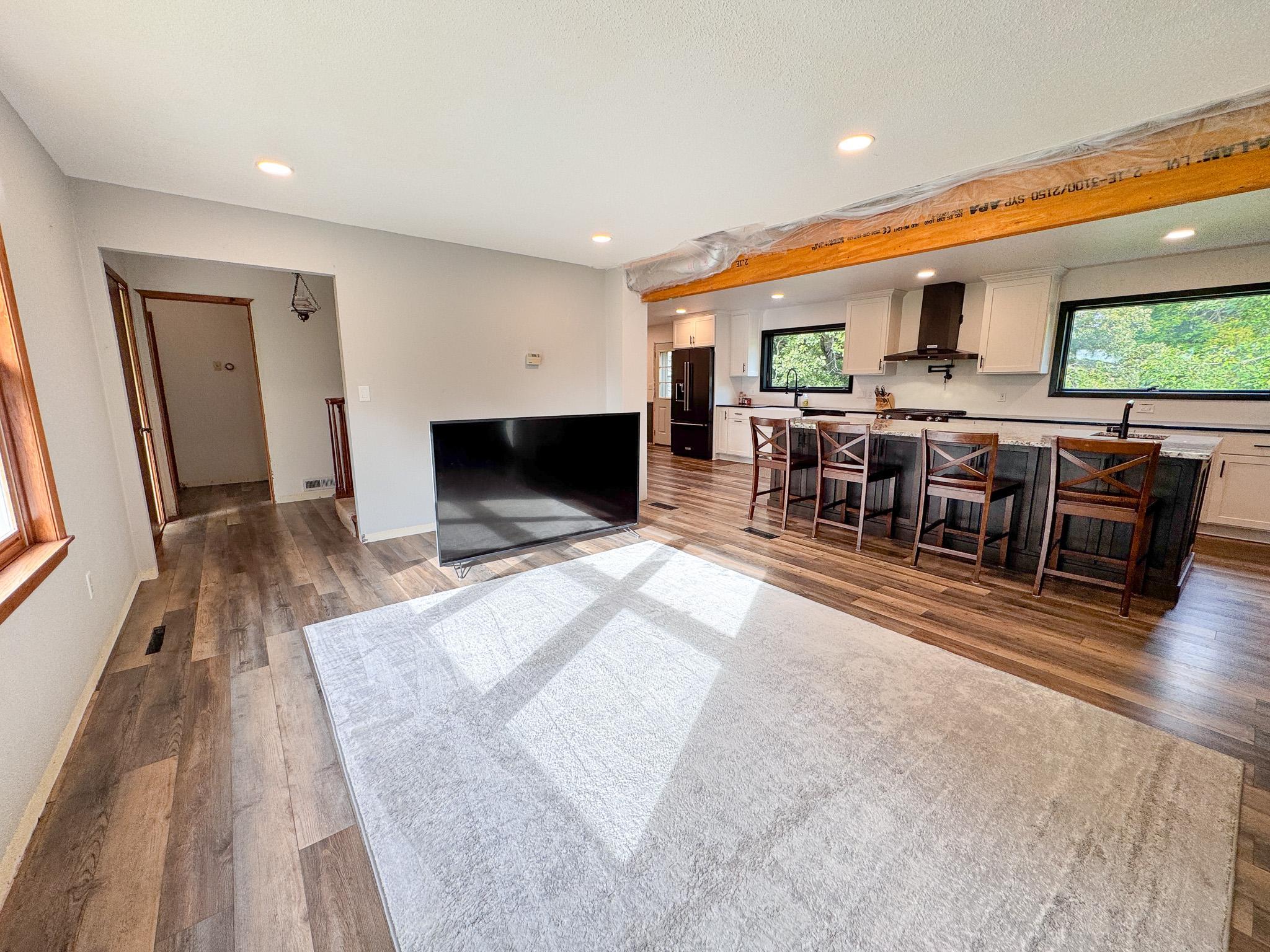 1978 single family home for sale at 615 S Woodland Drive in Fergus Falls, MN — 4 bed, 4 bath (photo 5 of 55)