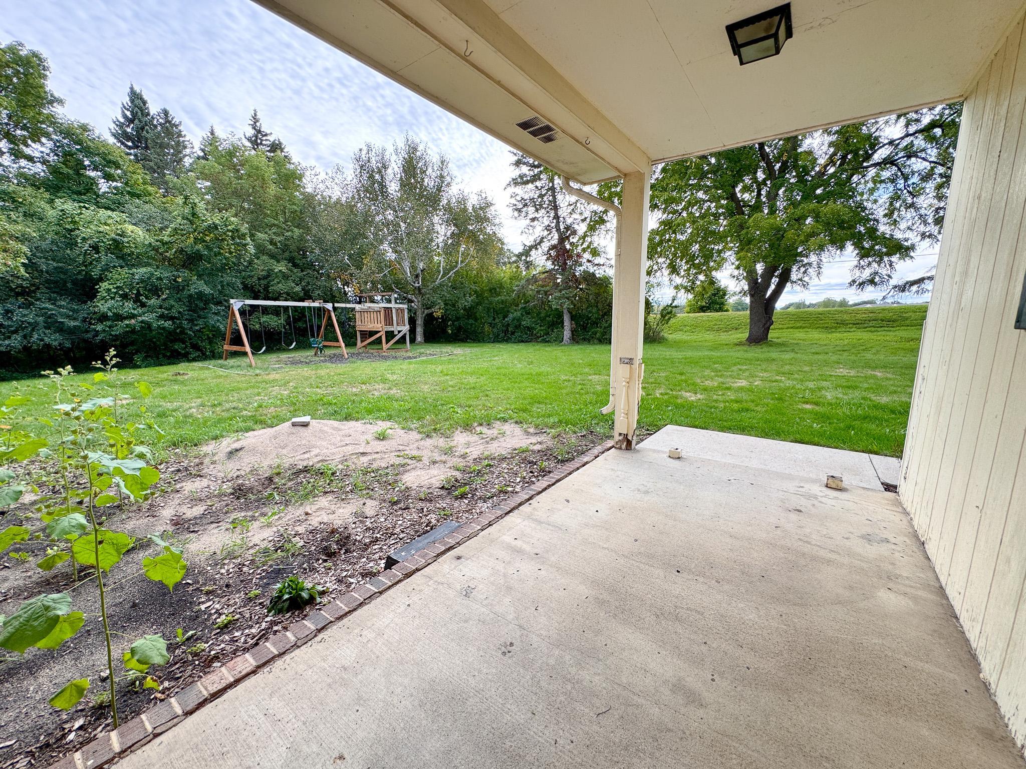 1978 single family home for sale at 615 S Woodland Drive in Fergus Falls, MN — 4 bed, 4 bath (photo 41 of 55)