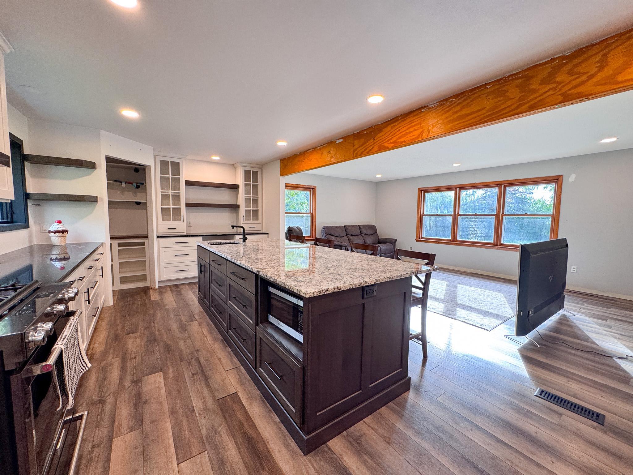 1978 single family home for sale at 615 S Woodland Drive in Fergus Falls, MN — 4 bed, 4 bath (photo 7 of 55)