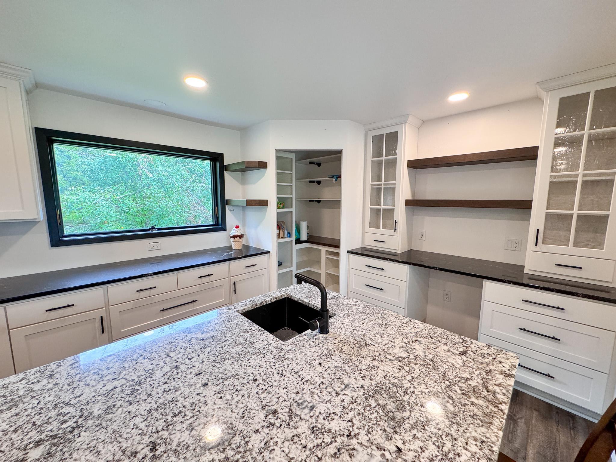 1978 single family home for sale at 615 S Woodland Drive in Fergus Falls, MN — 4 bed, 4 bath (photo 8 of 55)
