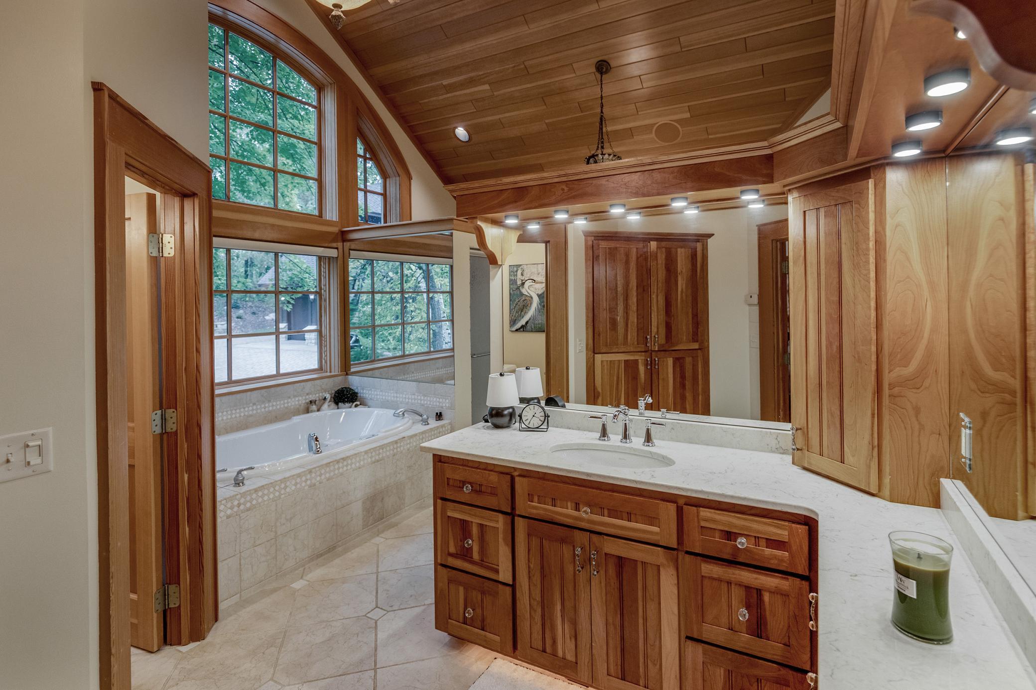 2000 single family home for sale at 32485 Timberlane Point in Breezy Point, MN — 6 bed, 7 bath (photo 35 of 125)