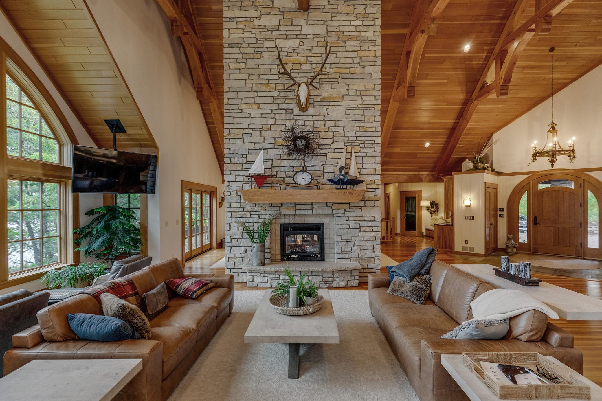 2000 single family home for sale at 32485 Timberlane Point in Breezy Point, MN — 6 bed, 7 bath (photo 9 of 125)