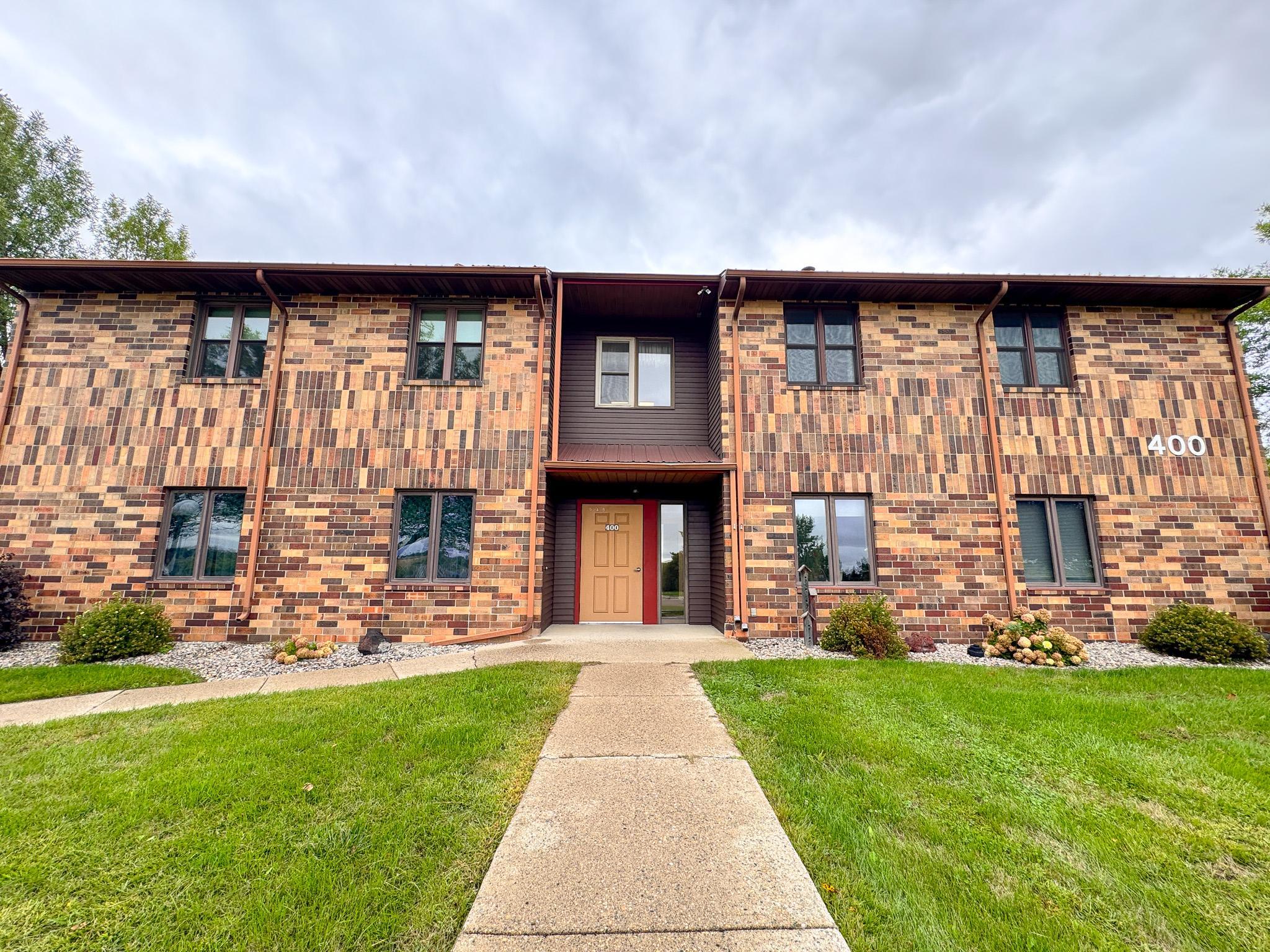 1980 condo for sale at 400 Kennedy Park Circle, Unit 102 in Fergus Falls, MN — 2 bed, 2 bath (photo 2 of 41)