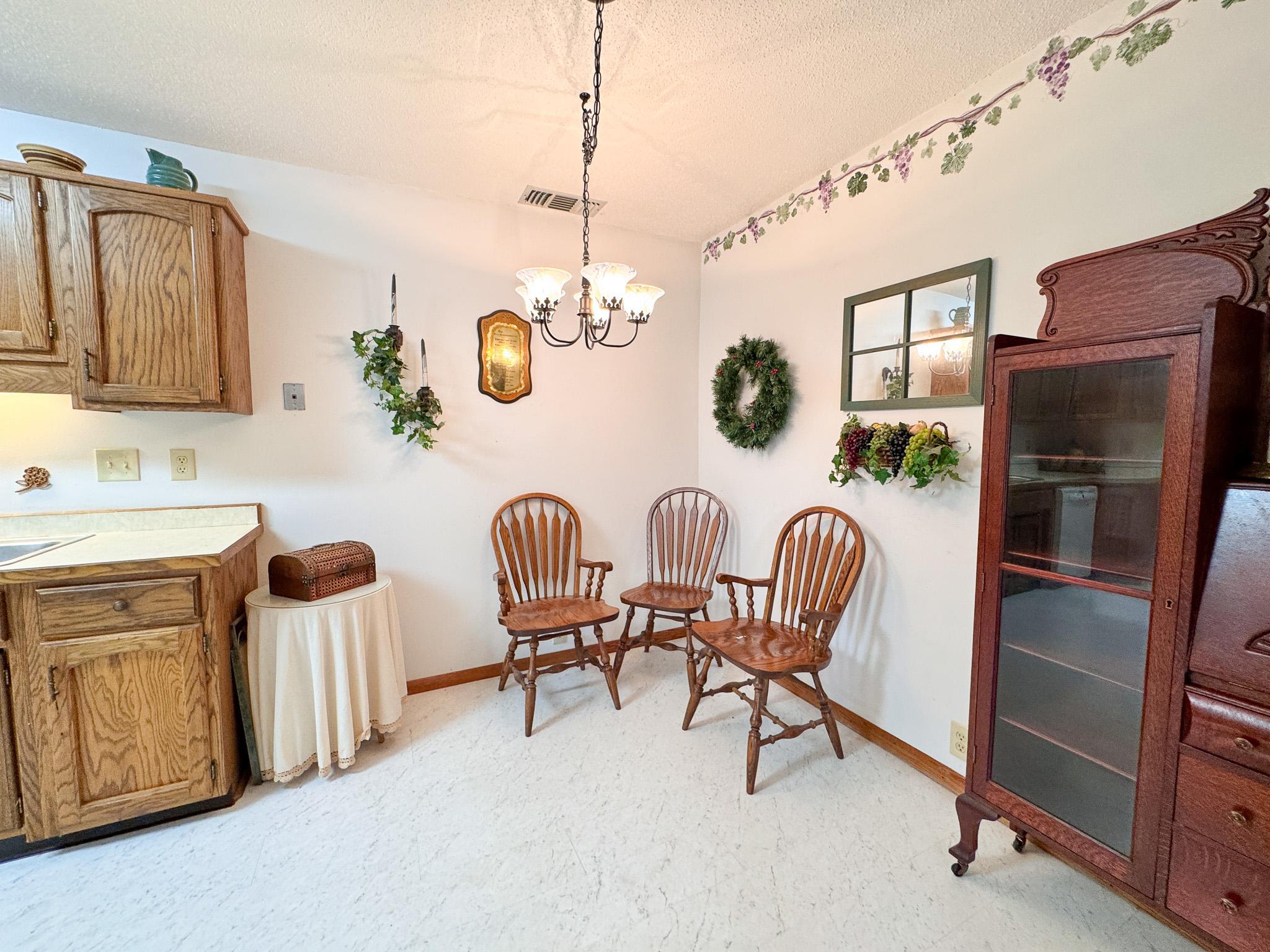 1980 condo for sale at 400 Kennedy Park Circle, Unit 102 in Fergus Falls, MN — 2 bed, 2 bath (photo 14 of 41)
